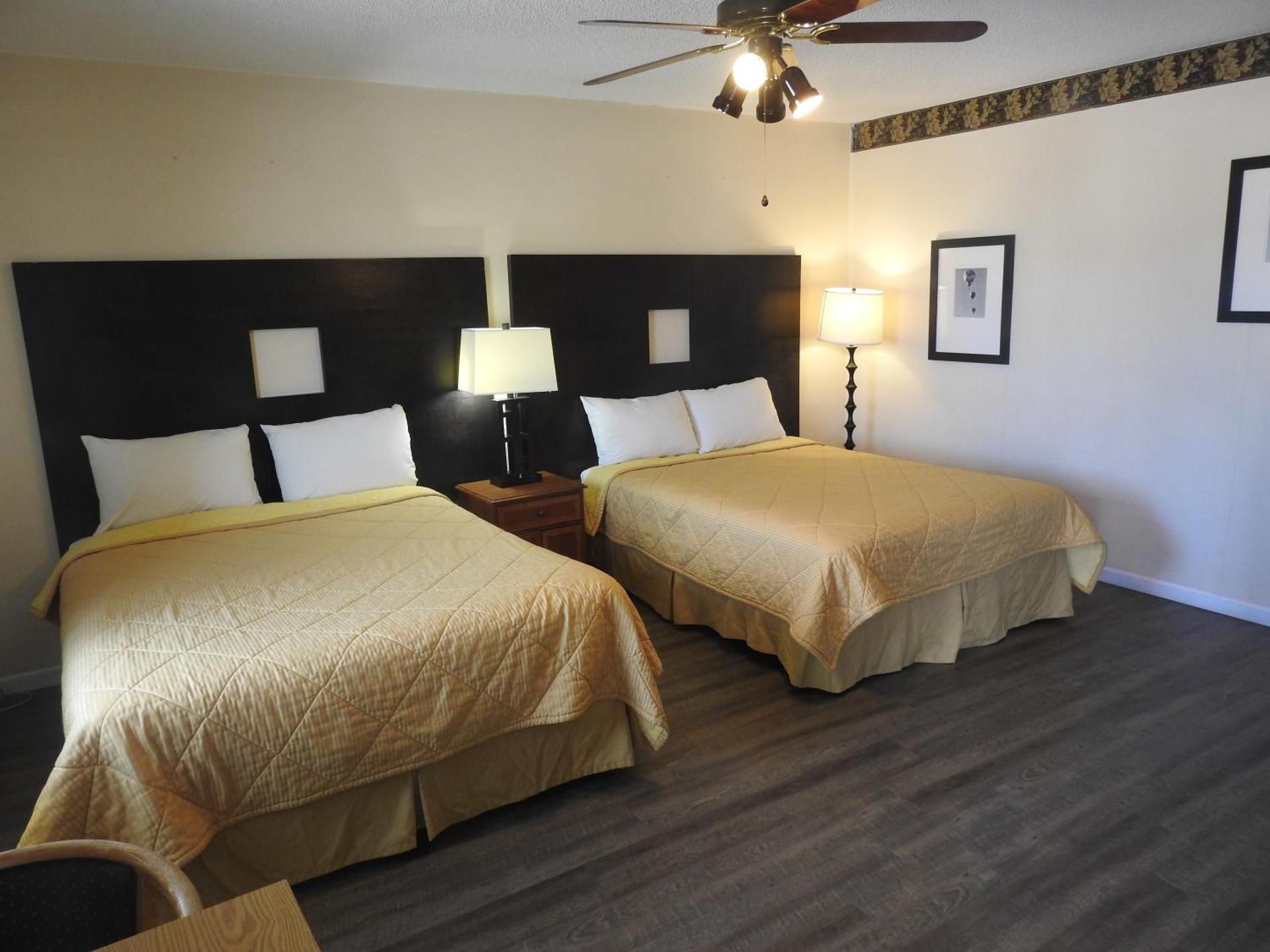 Queen Room with Two Queen Beds - Non-Smoking