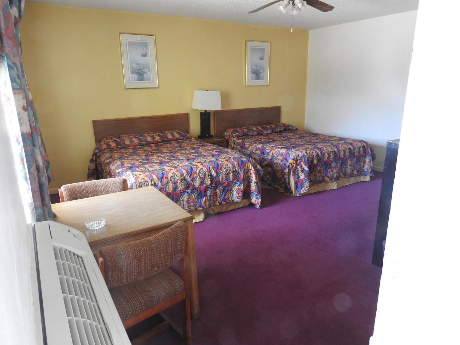 Queen Room with Two Queen Beds - Smoking