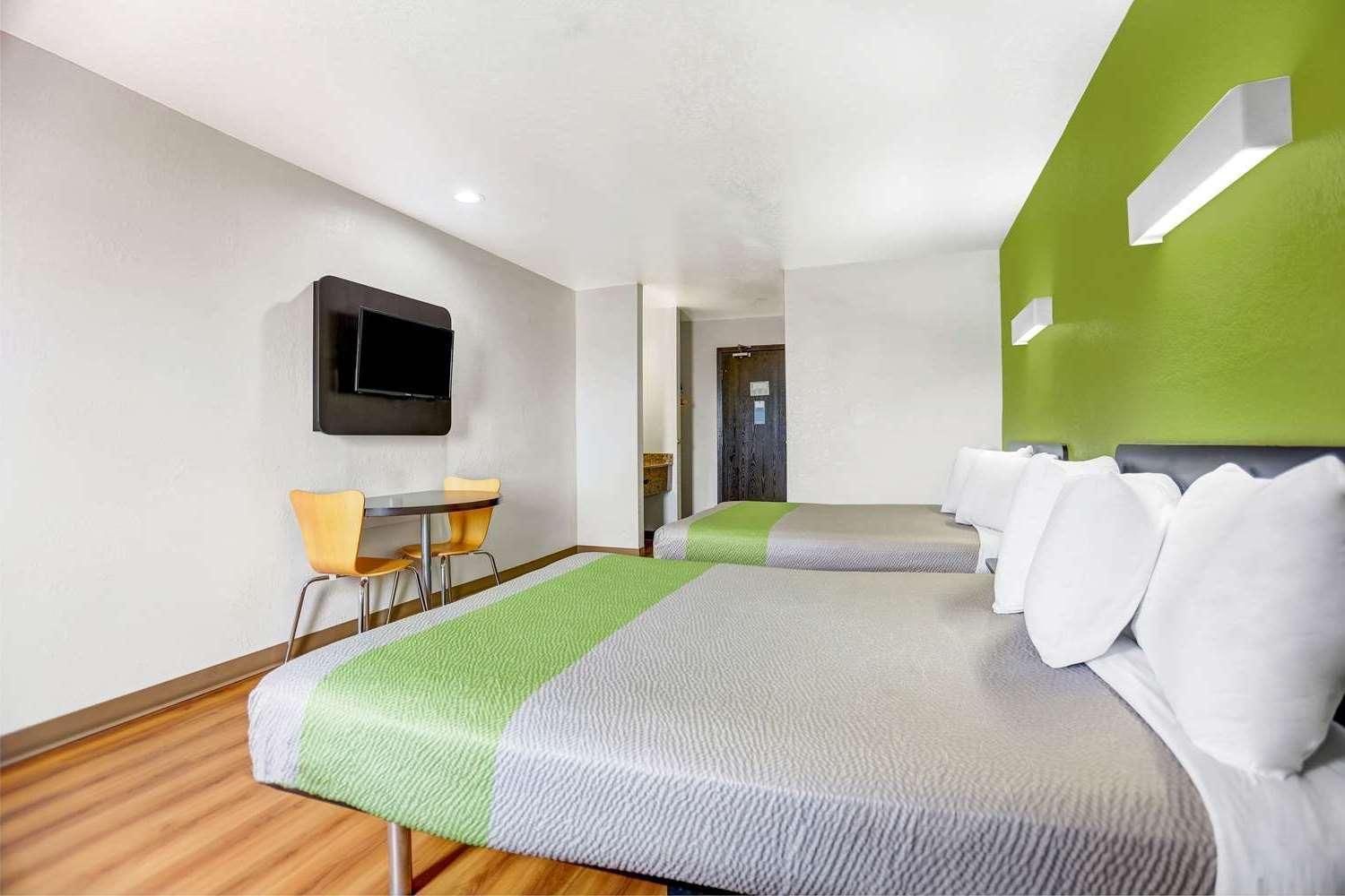 Queen Room with Two Queen Beds - Disability Access - Non-Smoking