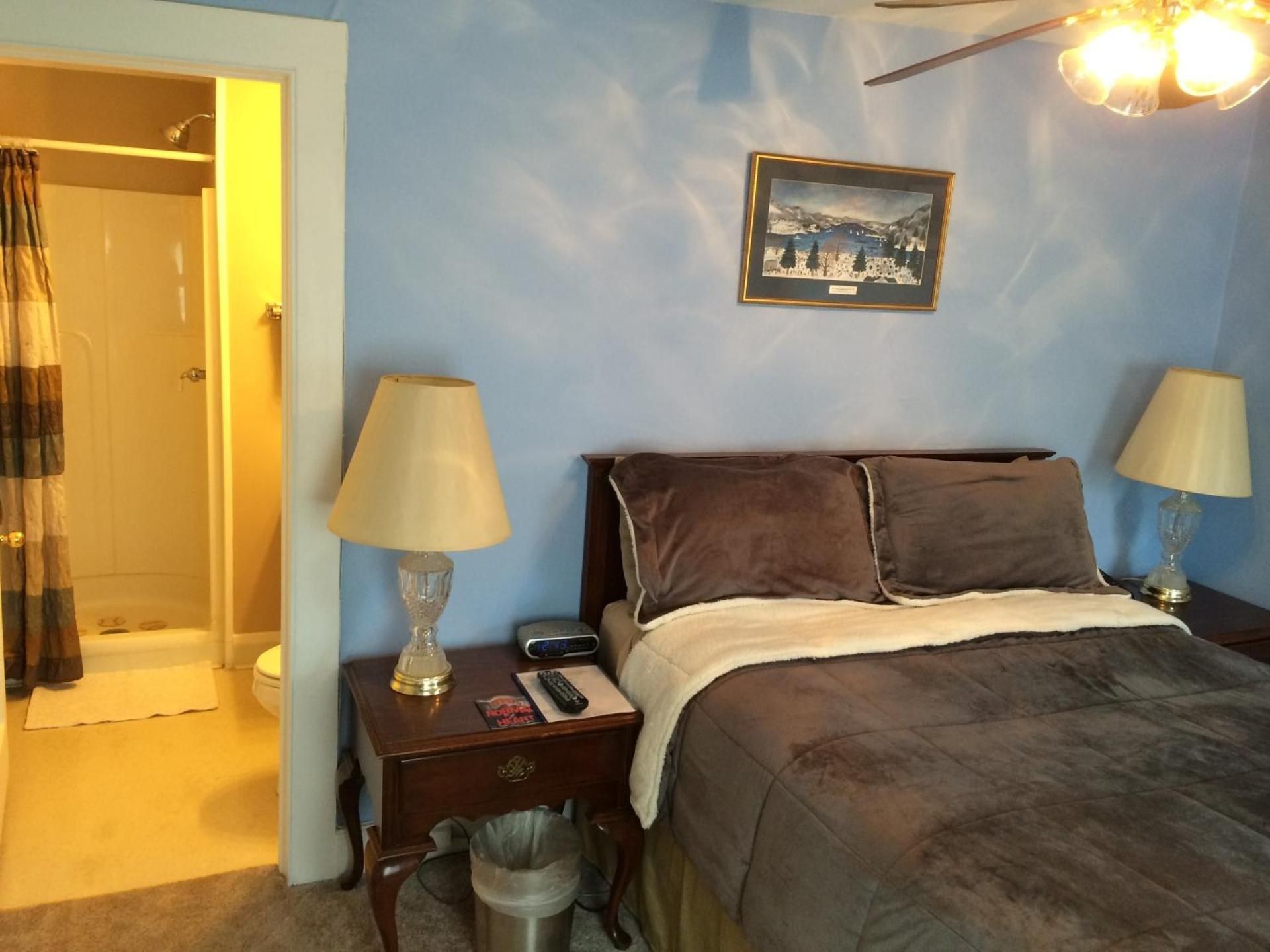 Standard Queen Room