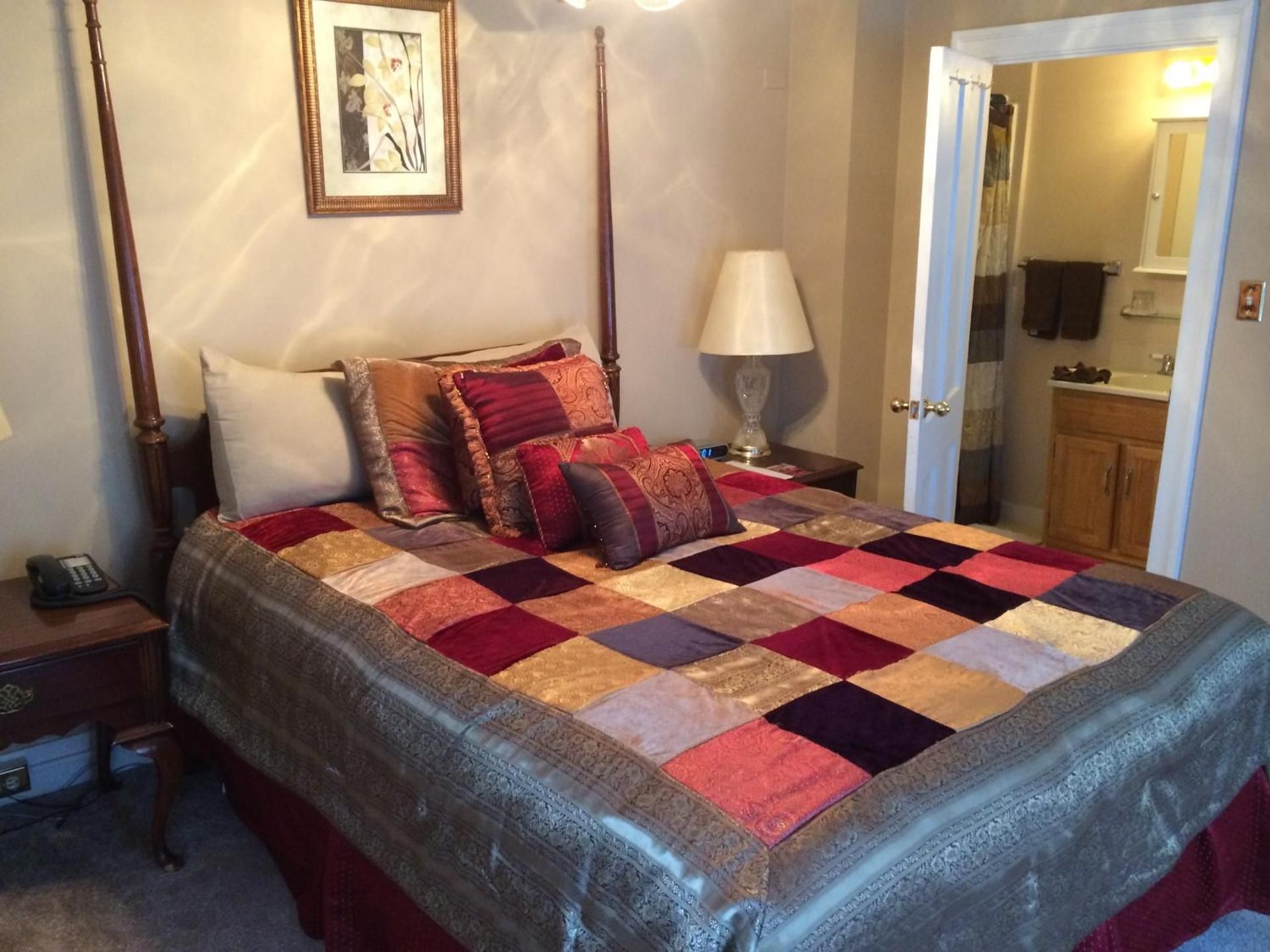 Standard Queen Room