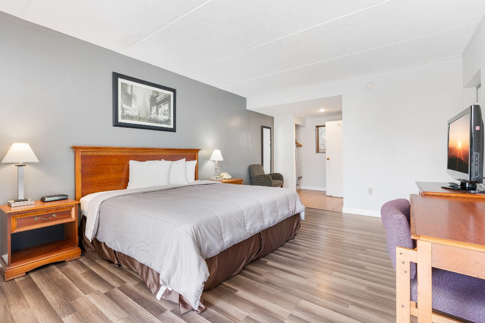1 King Executive Suite