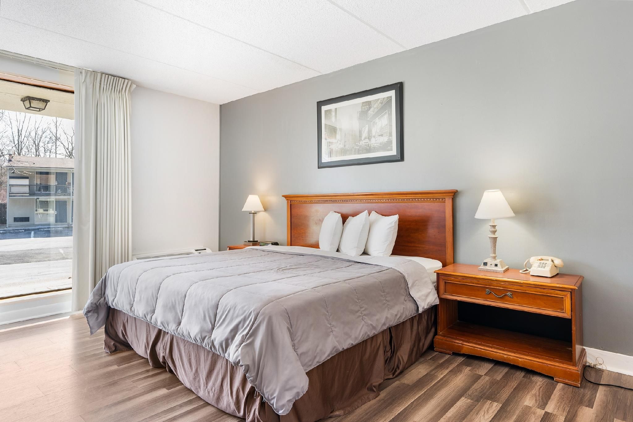 1 King Executive Suite