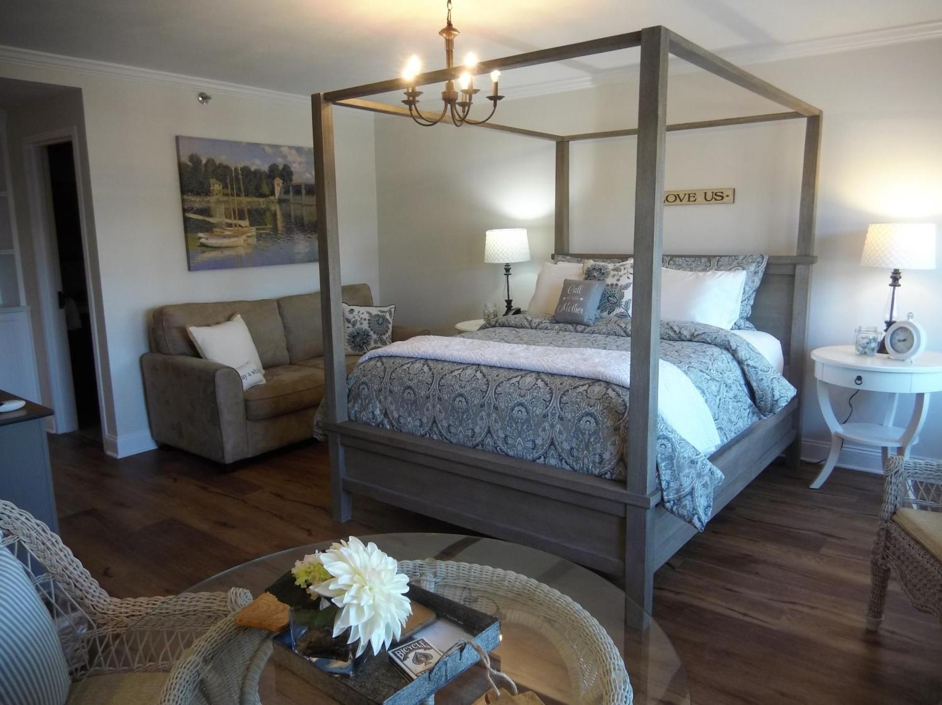 Deluxe Queen Room