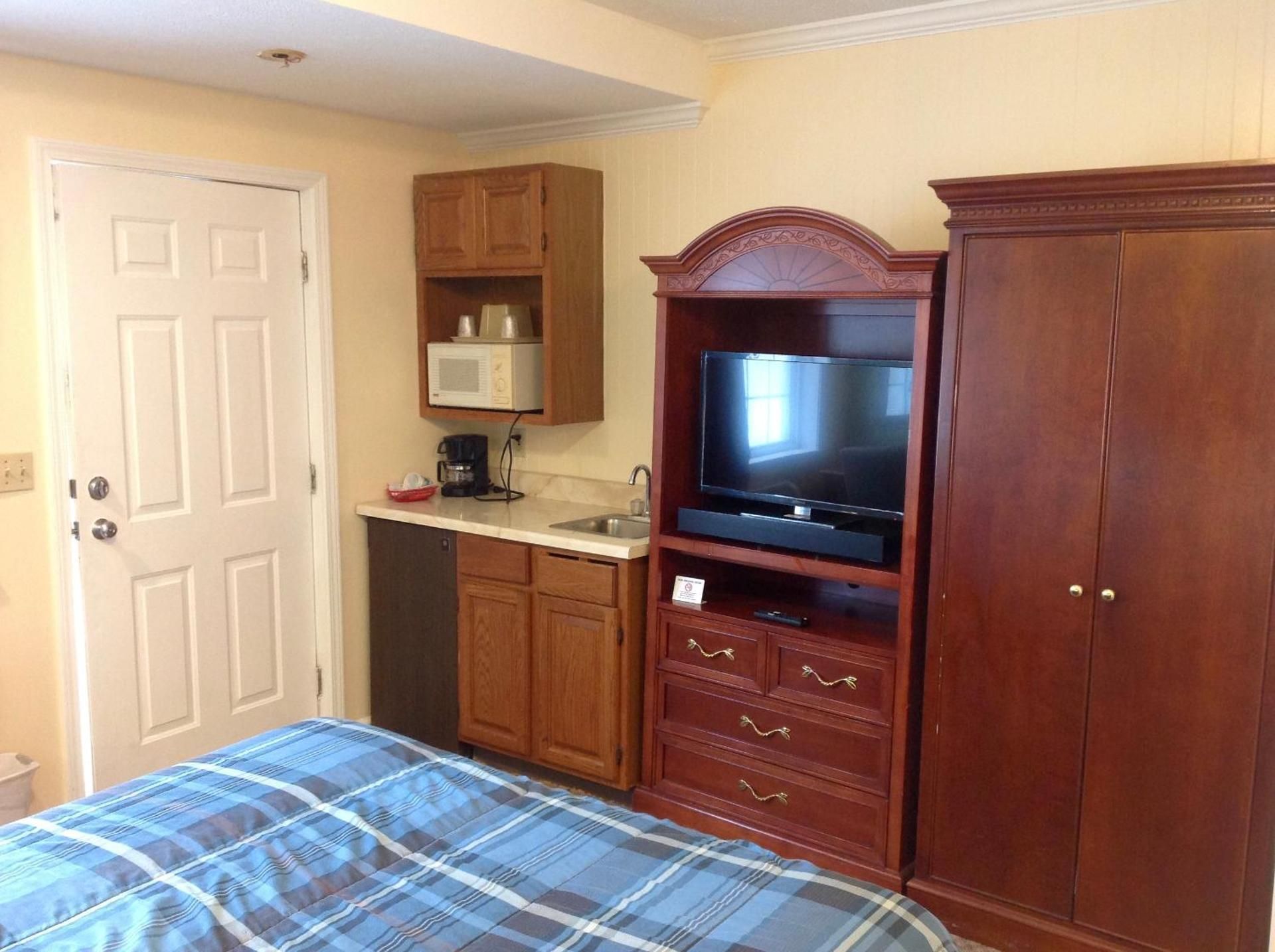 Queen Room with Spa Bath