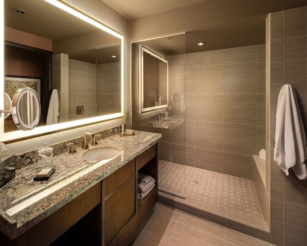1 King Bed, Spa Tower