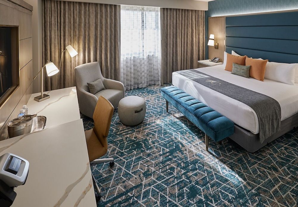 1 King Bed, Grand Tower