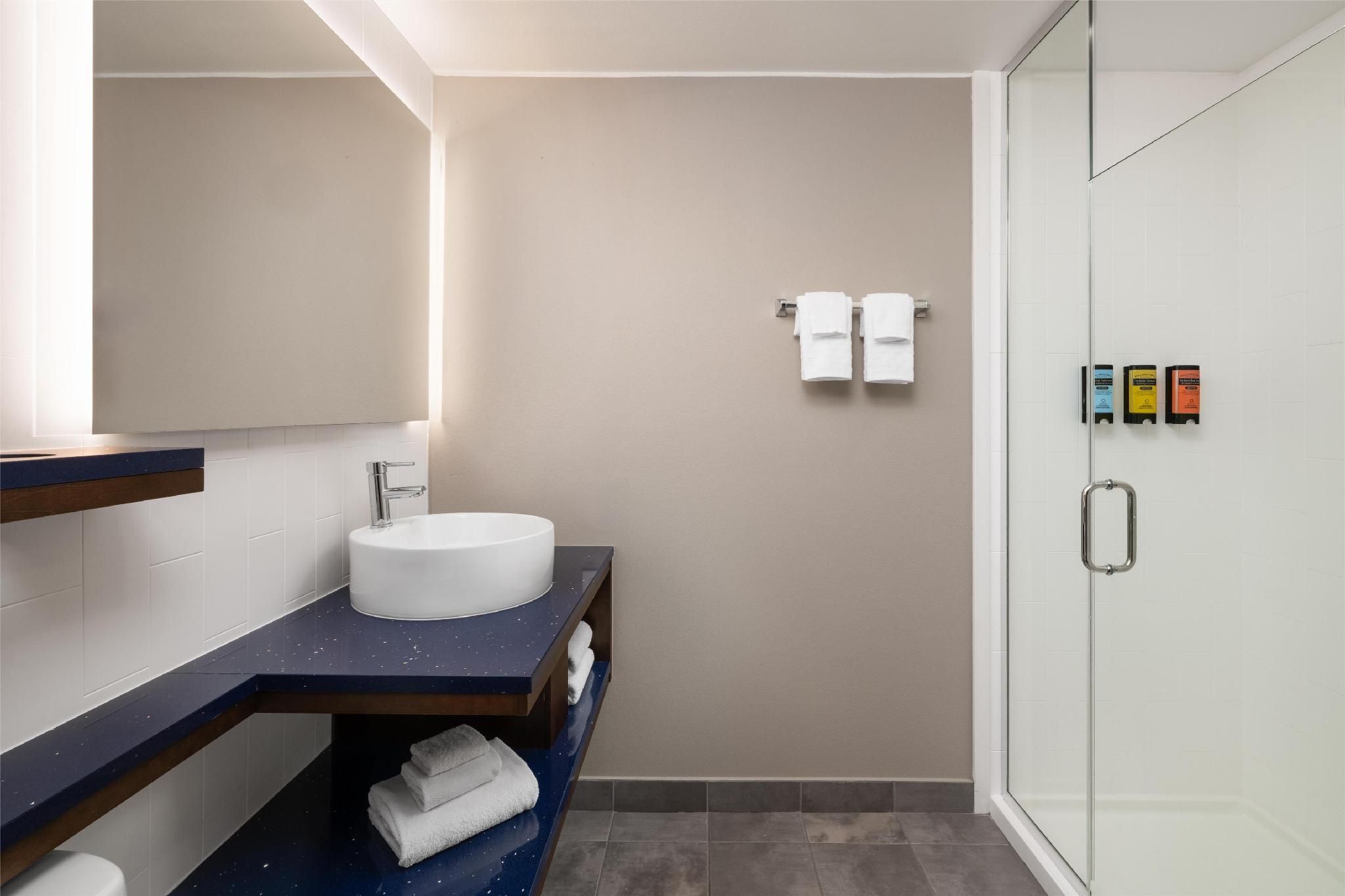 2 Queen Beds, Nonsmoking, Signature Gel Top Mattress