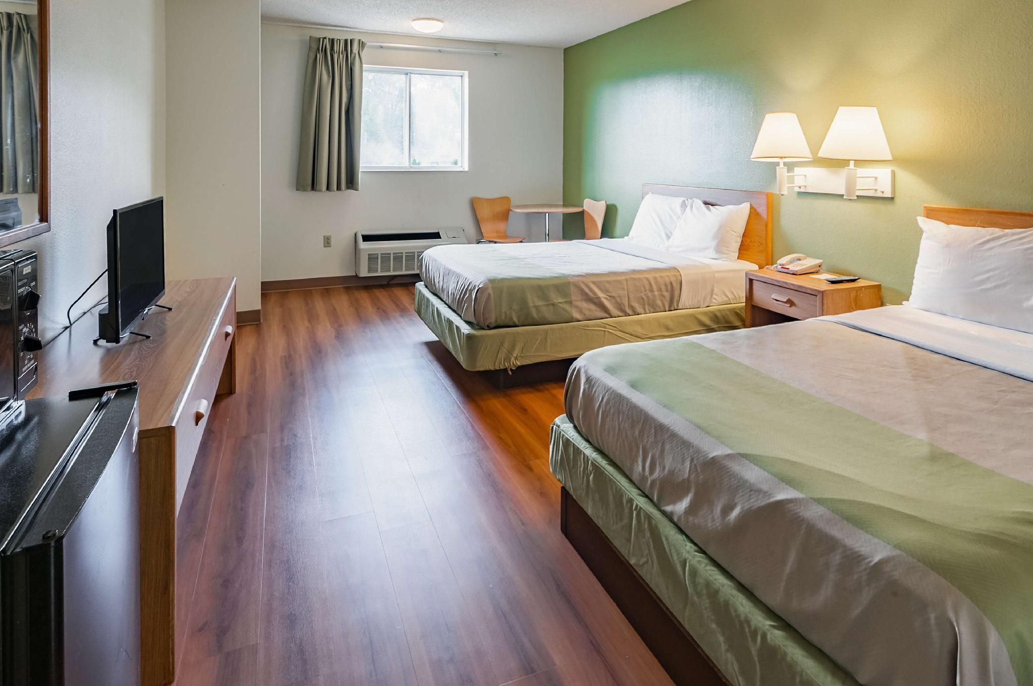 2 Full Beds | Non-Smoking