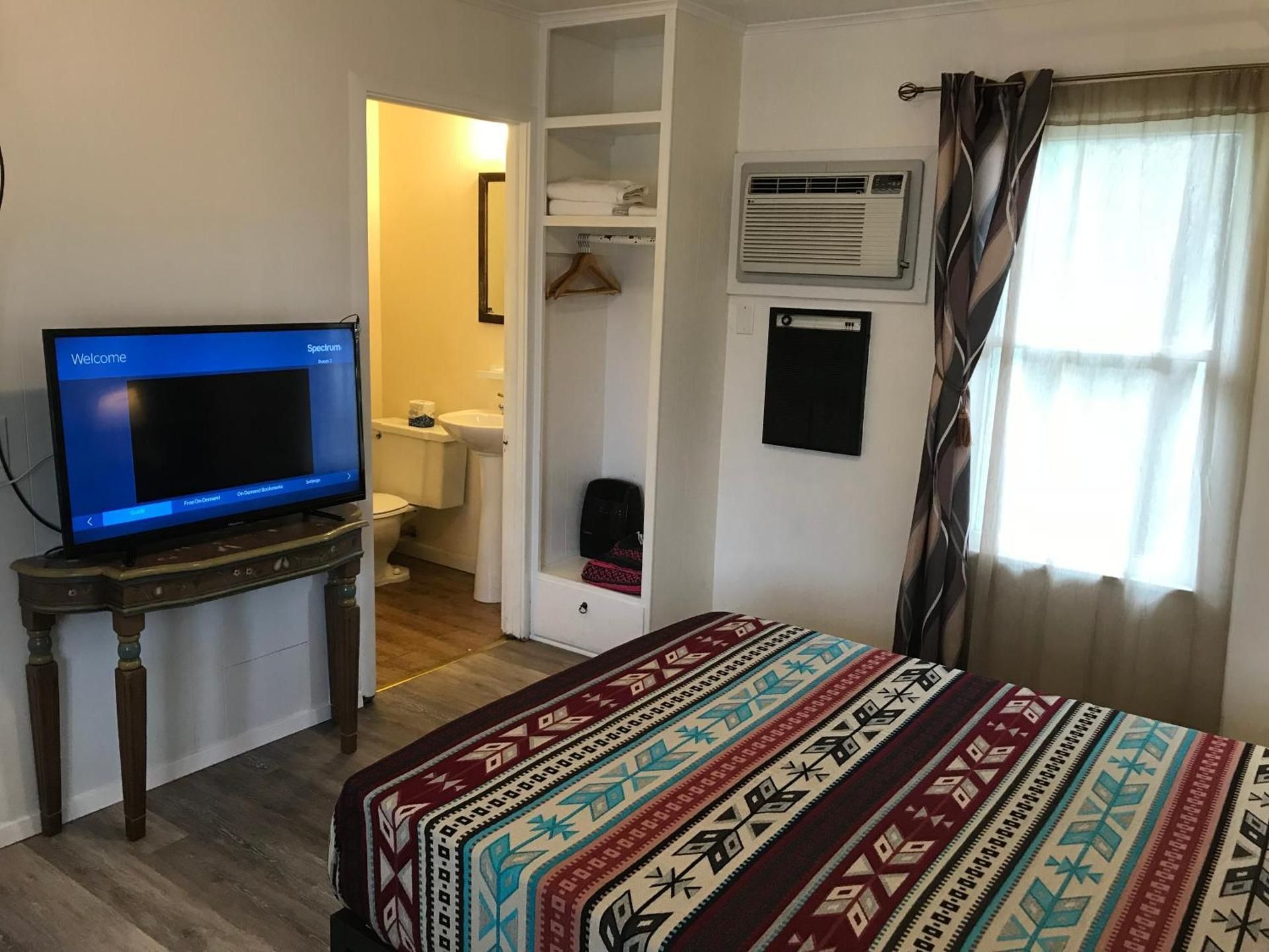 Queen Room with Kitchenette