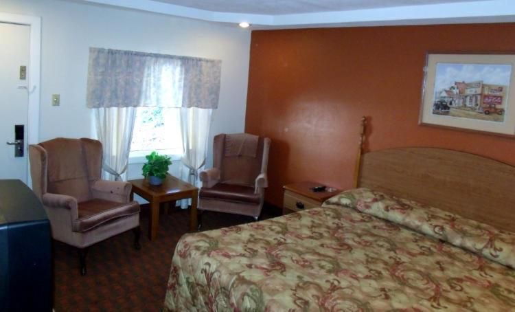 Deluxe King Room - Non-Smoking