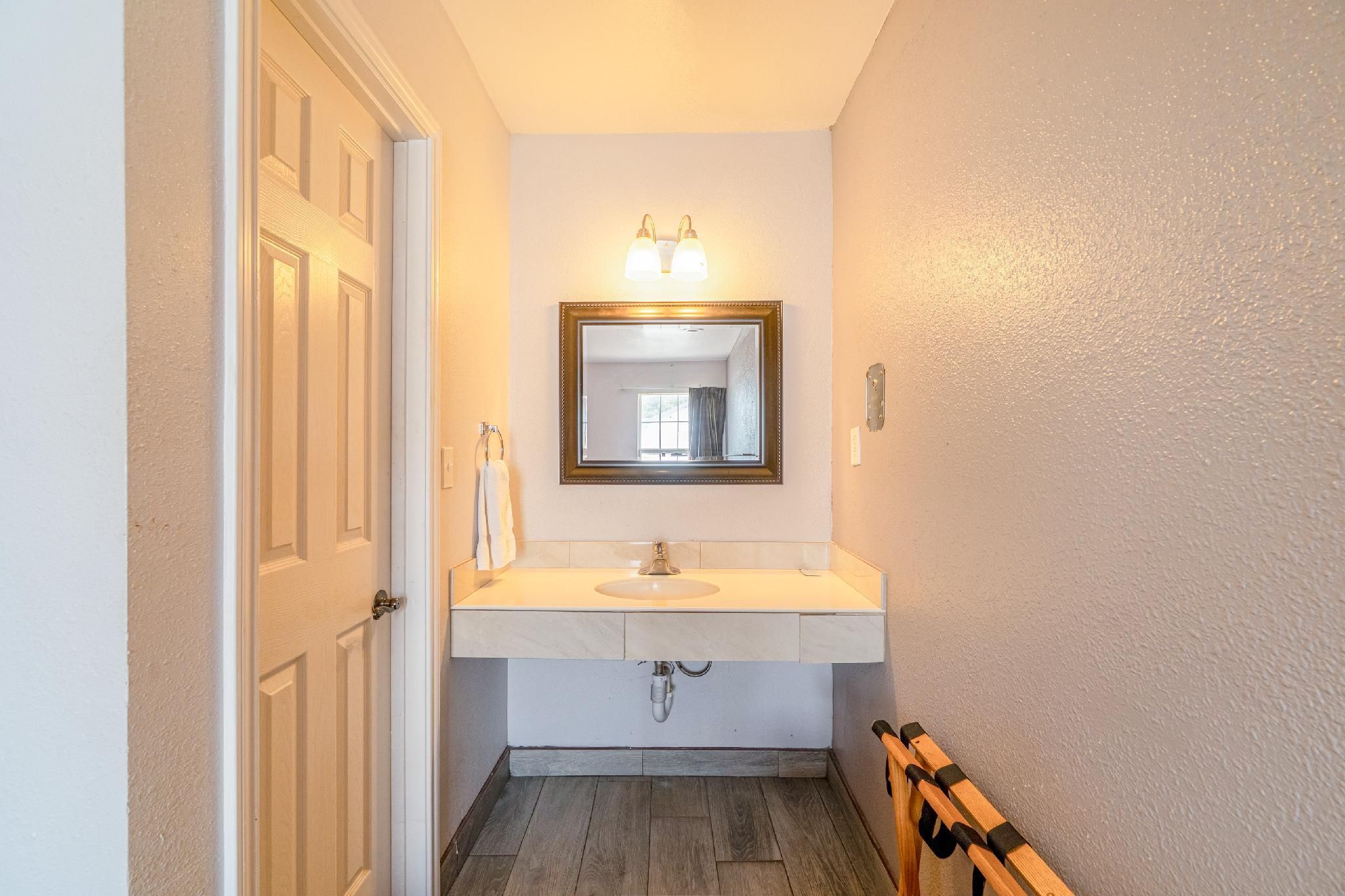 OYO Budget Inn Falfurrias Hwy 281 King Bed Smoking 3