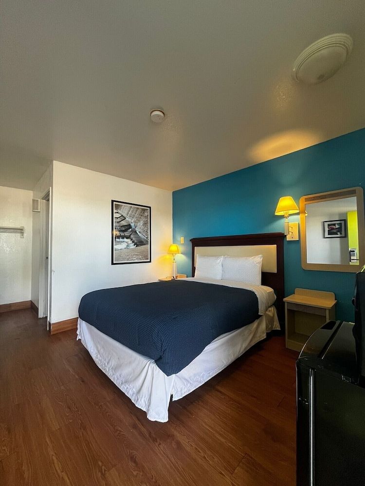 Parkside Inn by PHG - Sweetwater Standard Room, 1 Queen Bed, Non Smoking 3