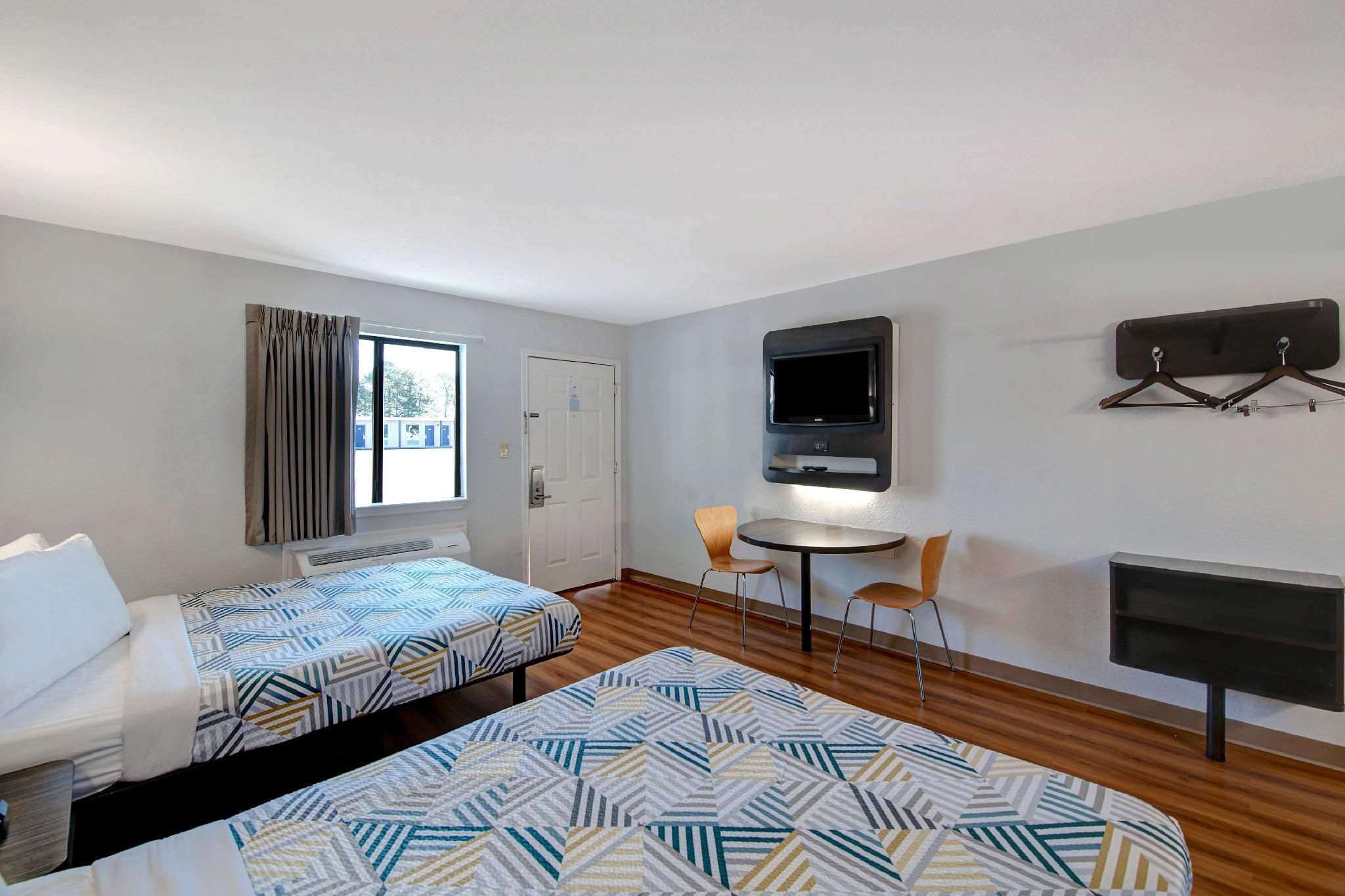 2 Queen Beds | Non-Smoking