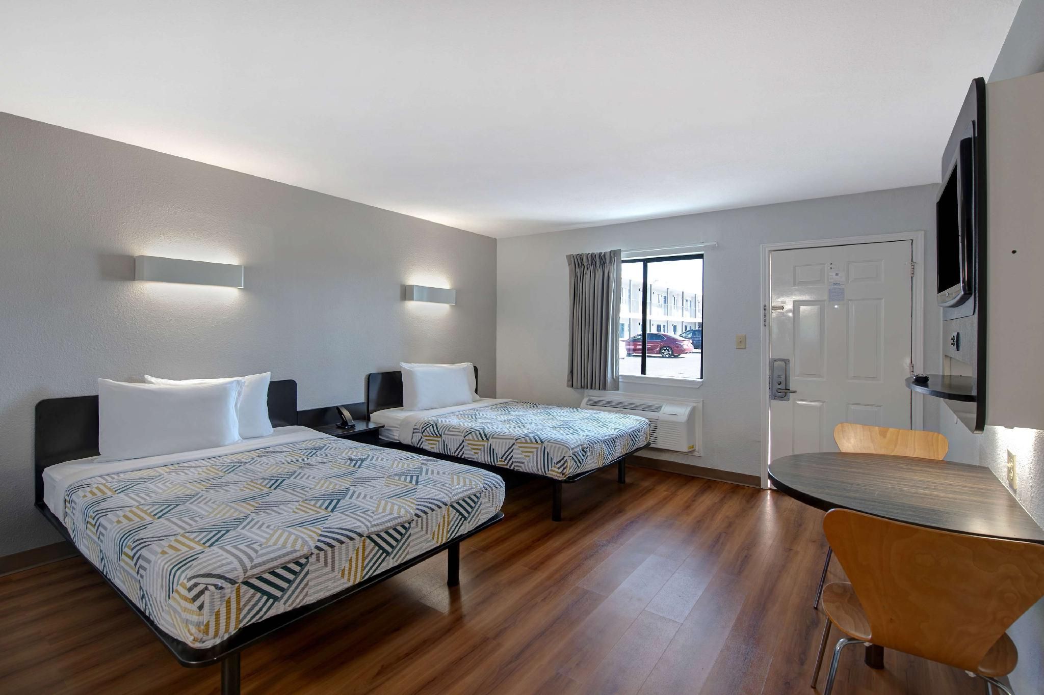 2 Queen Beds | Non-Smoking