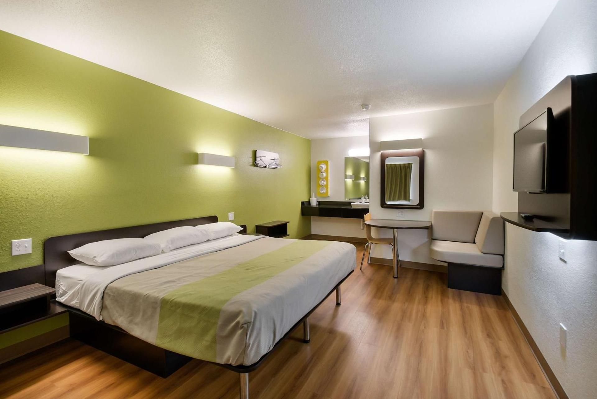 Deluxe King Room - Smoking