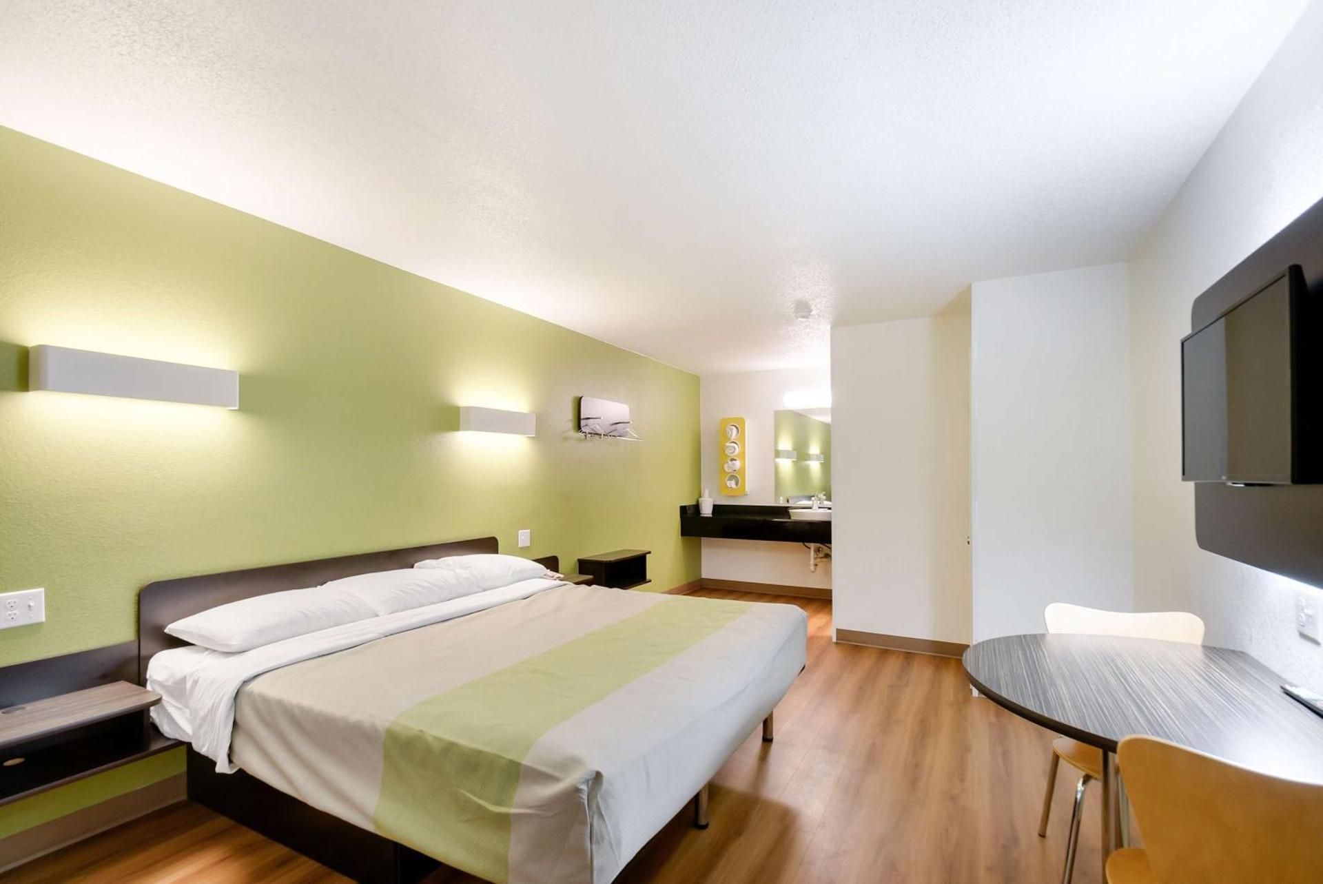 Deluxe King Room - Smoking