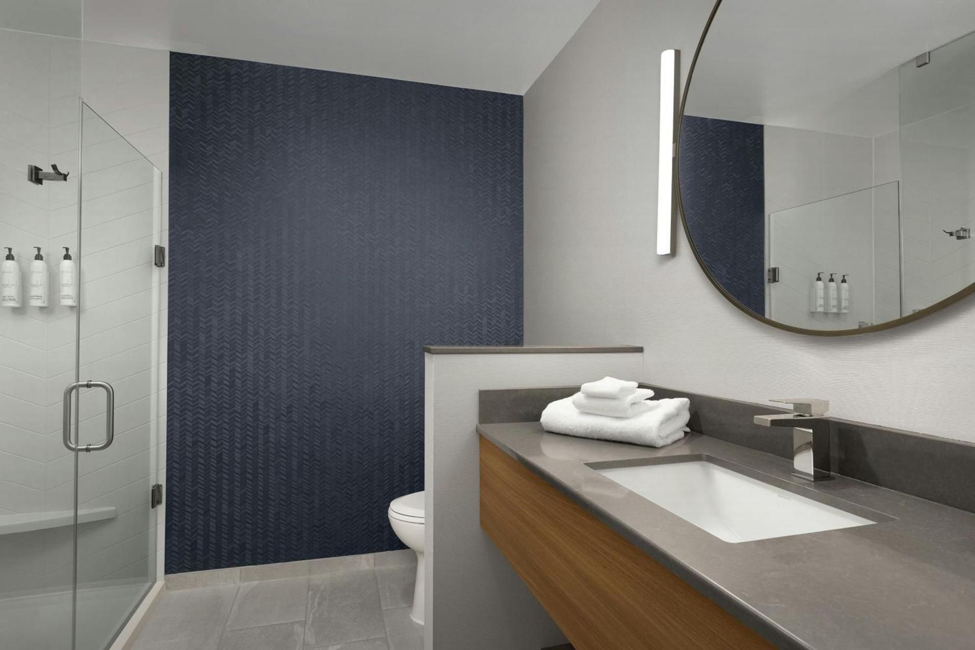 Queen Room with Two Queen Beds - Hearing Accessible