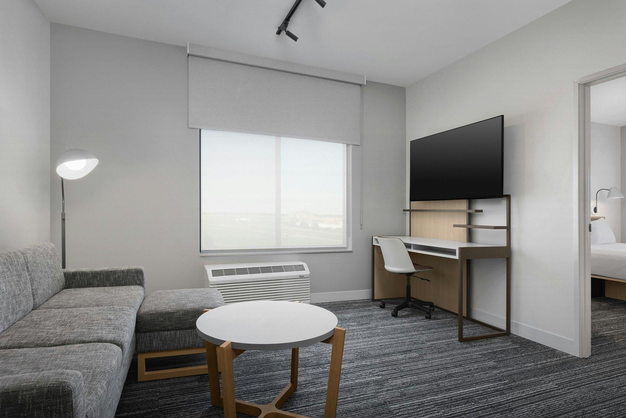 1 Bedroom Suite, 1 King, Sofa bed
