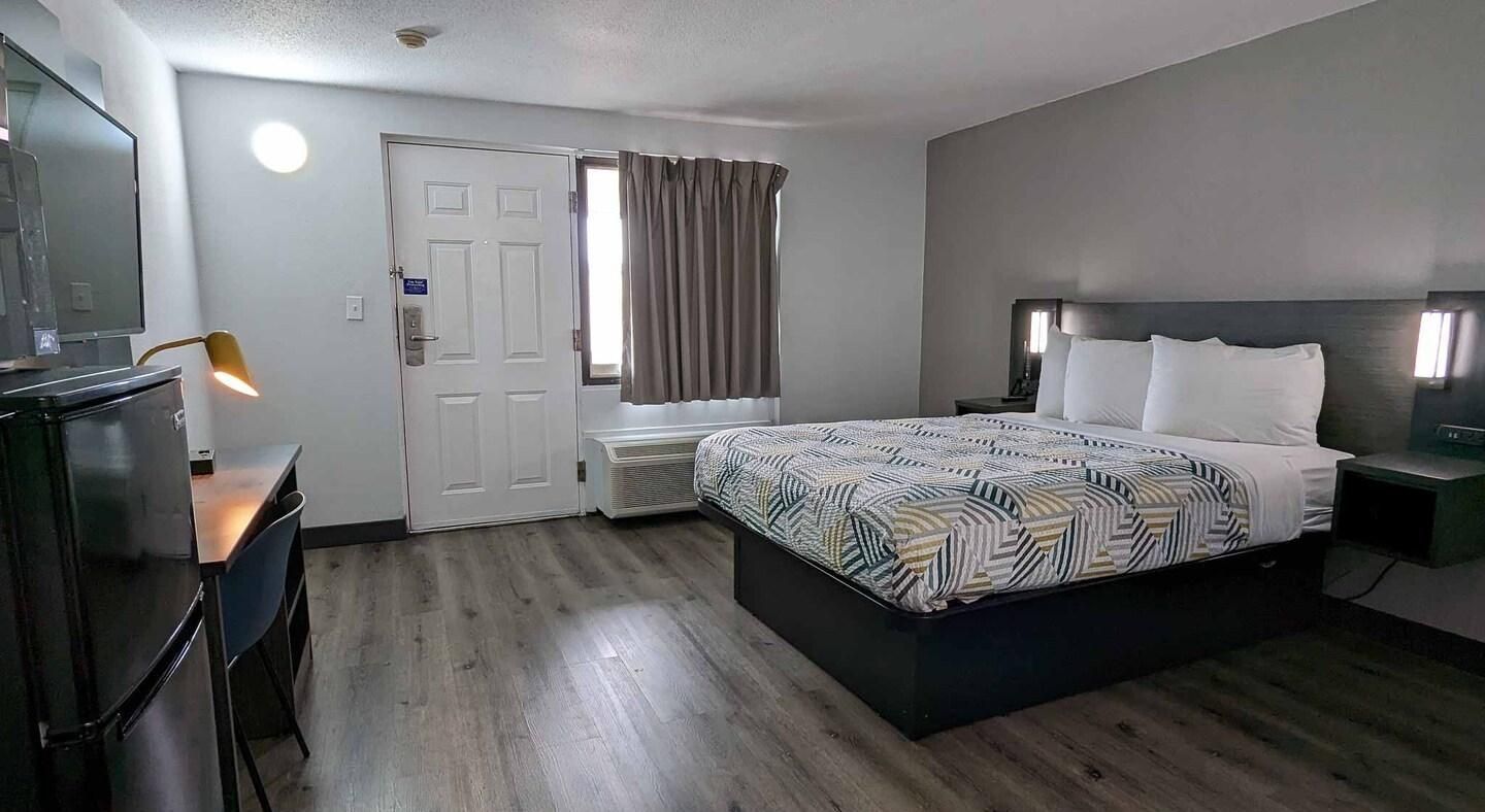 1 King Bed |