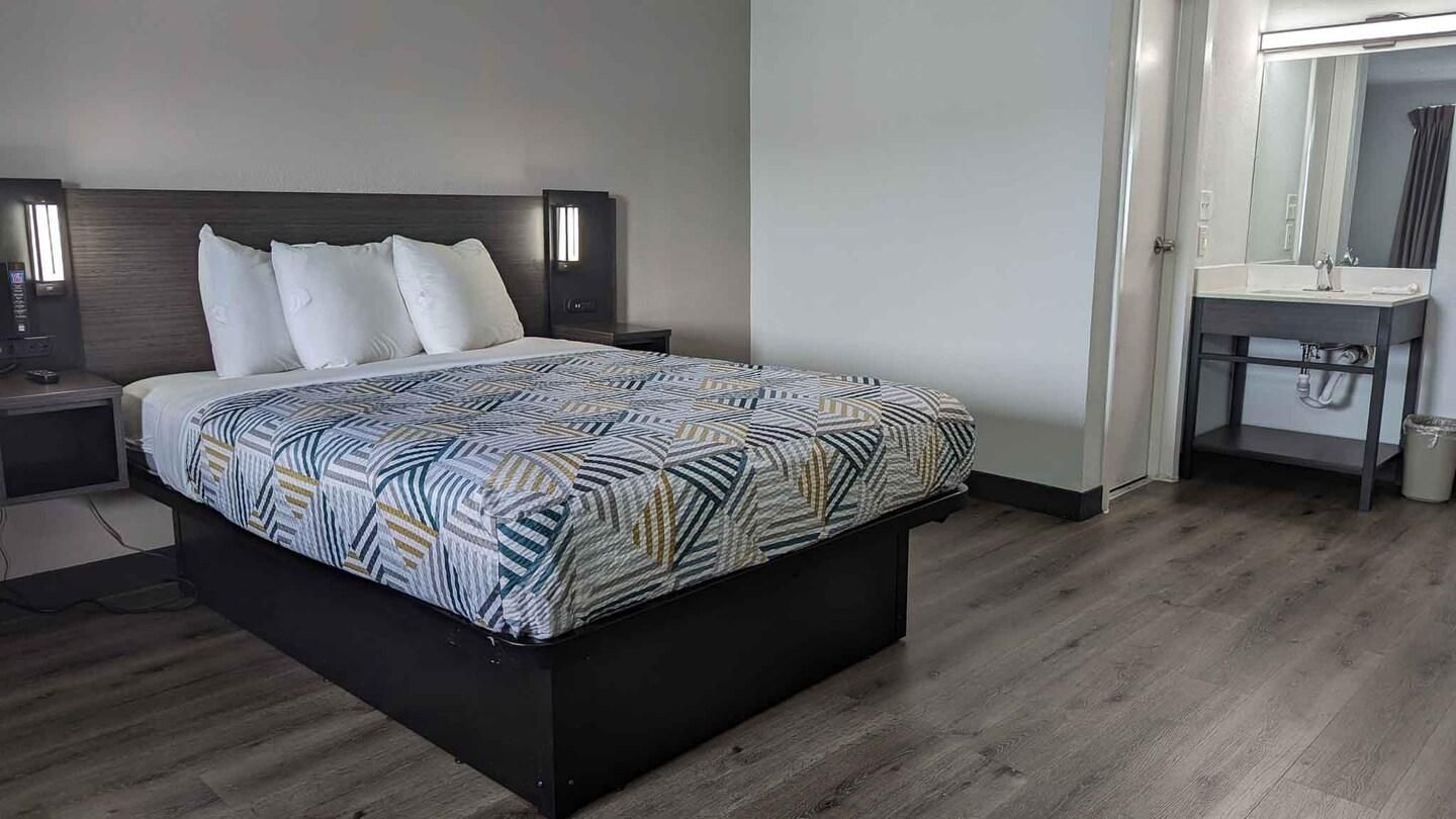 1 King Bed | Extended Suite, Non-Smoking