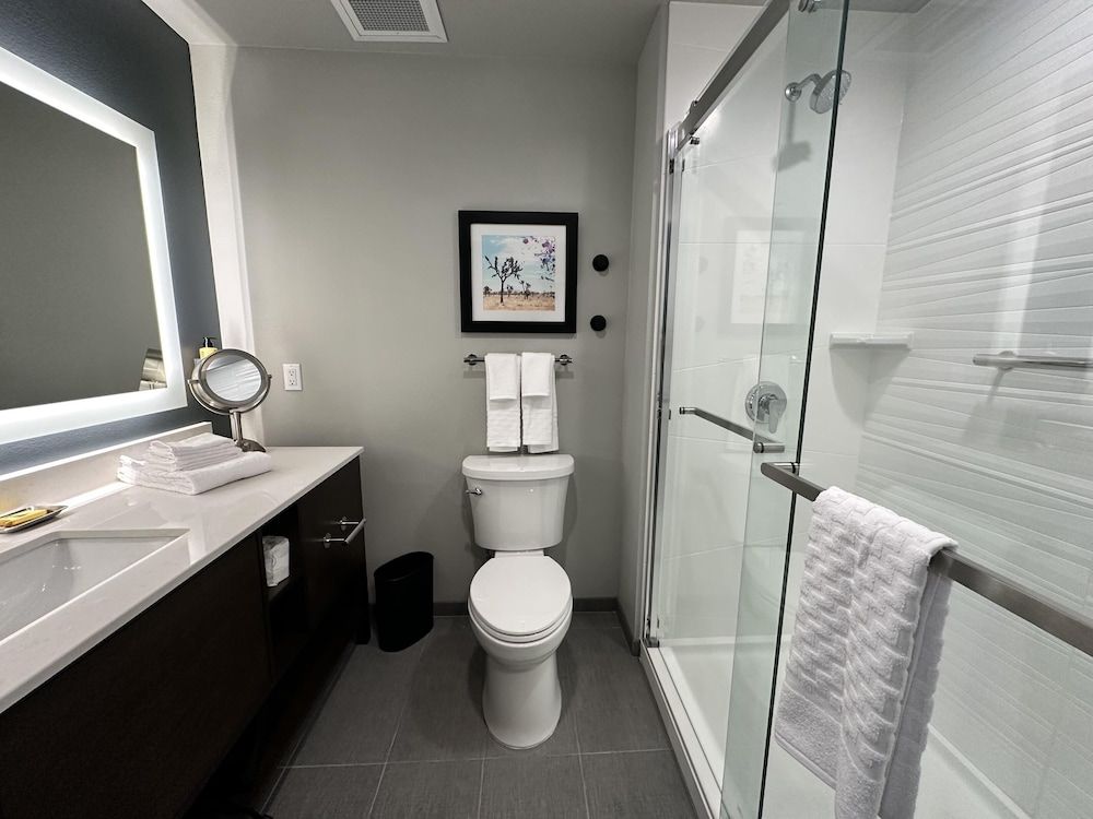 Best Western Plus Rialto Standard Room, 1 King Bed, Non Smoking, Refrigerator & Microwave (with Sofabed) 20
