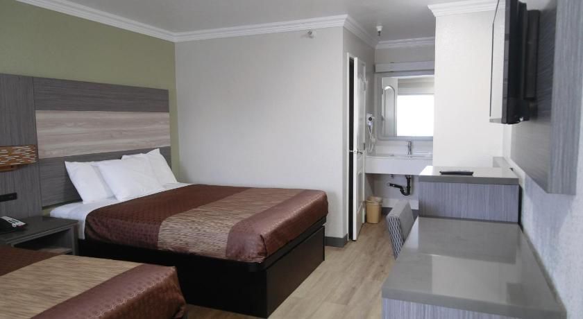 Best Western Plus Rialto 2 Queen Beds 6