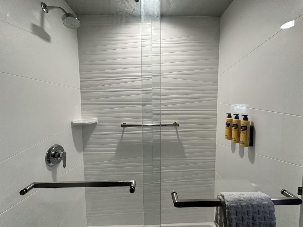 Best Western Plus Rialto Standard Room, 1 King Bed, Non Smoking, Refrigerator & Microwave (with Sofabed) 23