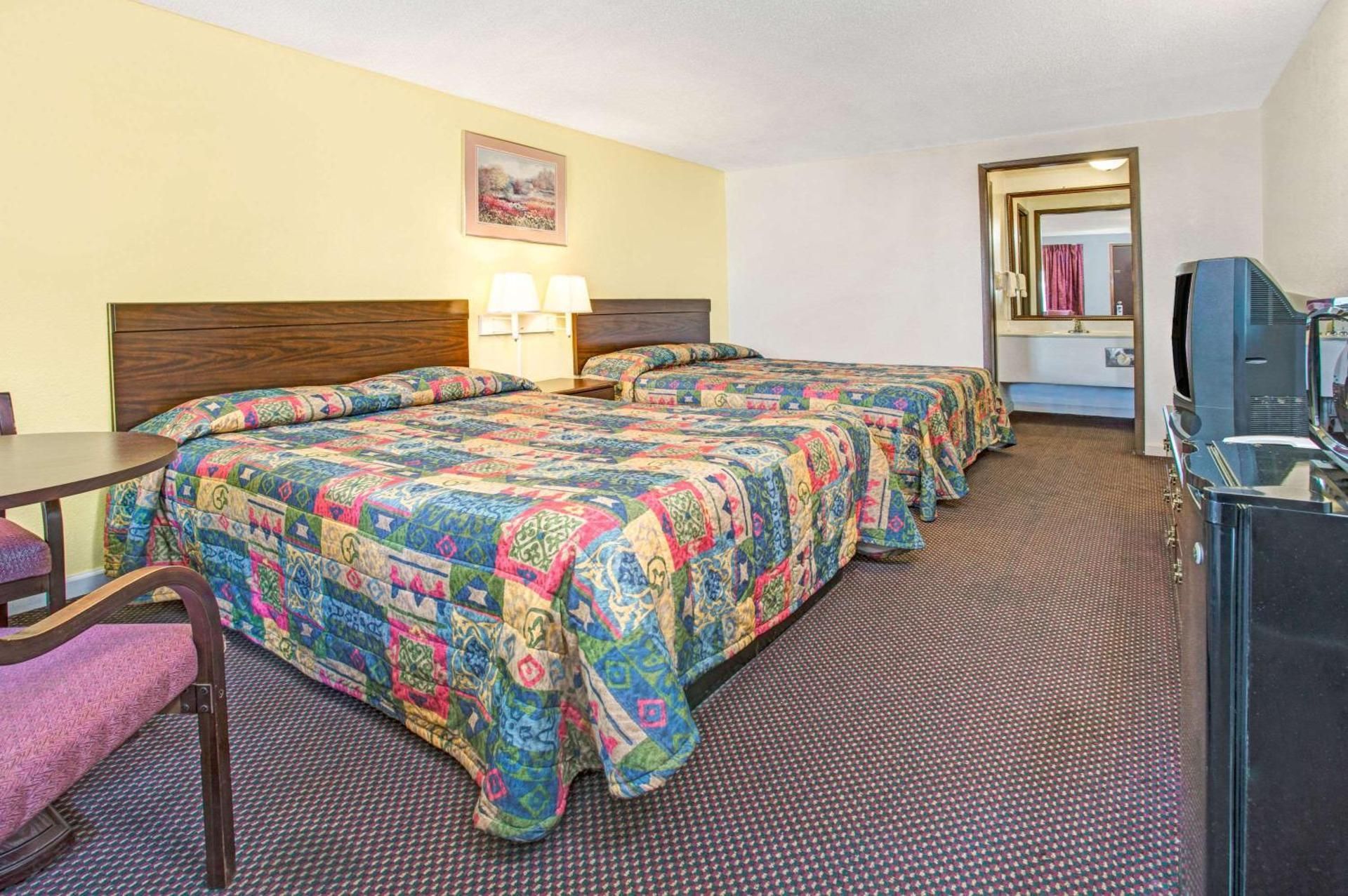 Double Room with Two Double Beds - Smoking