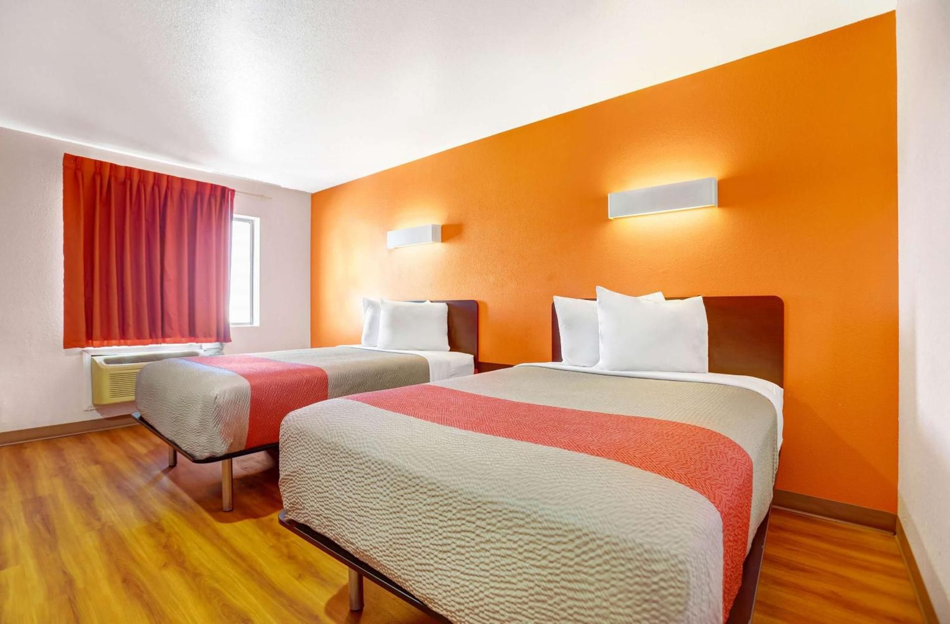 Queen Room with Two Queen Beds - Smoking