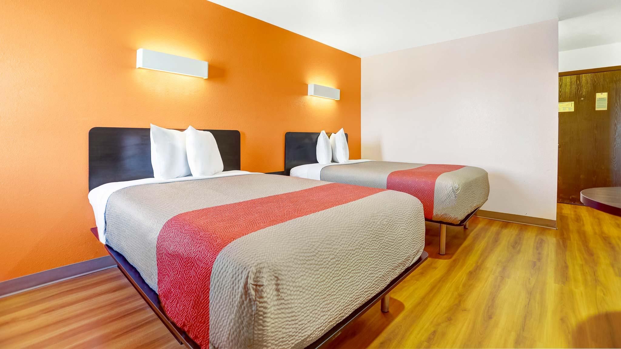 2 Queen Beds | Non-Smoking