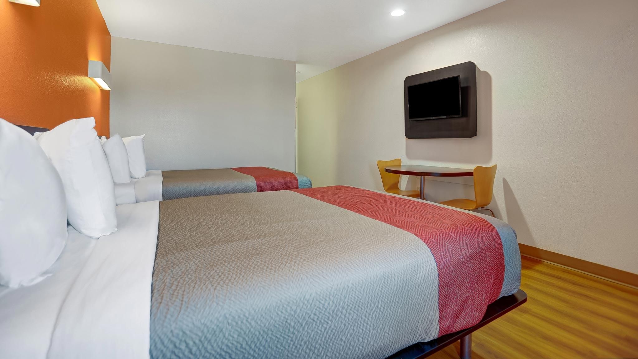2 Queen Beds | Non-Smoking