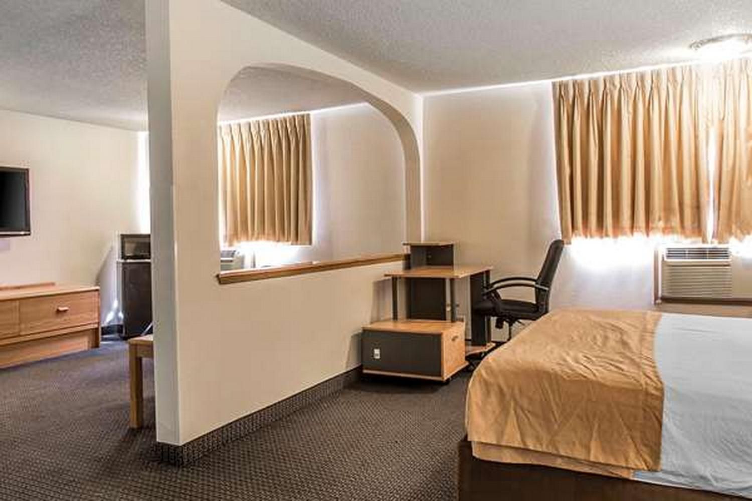 Non Smoking 1 Queen Bed