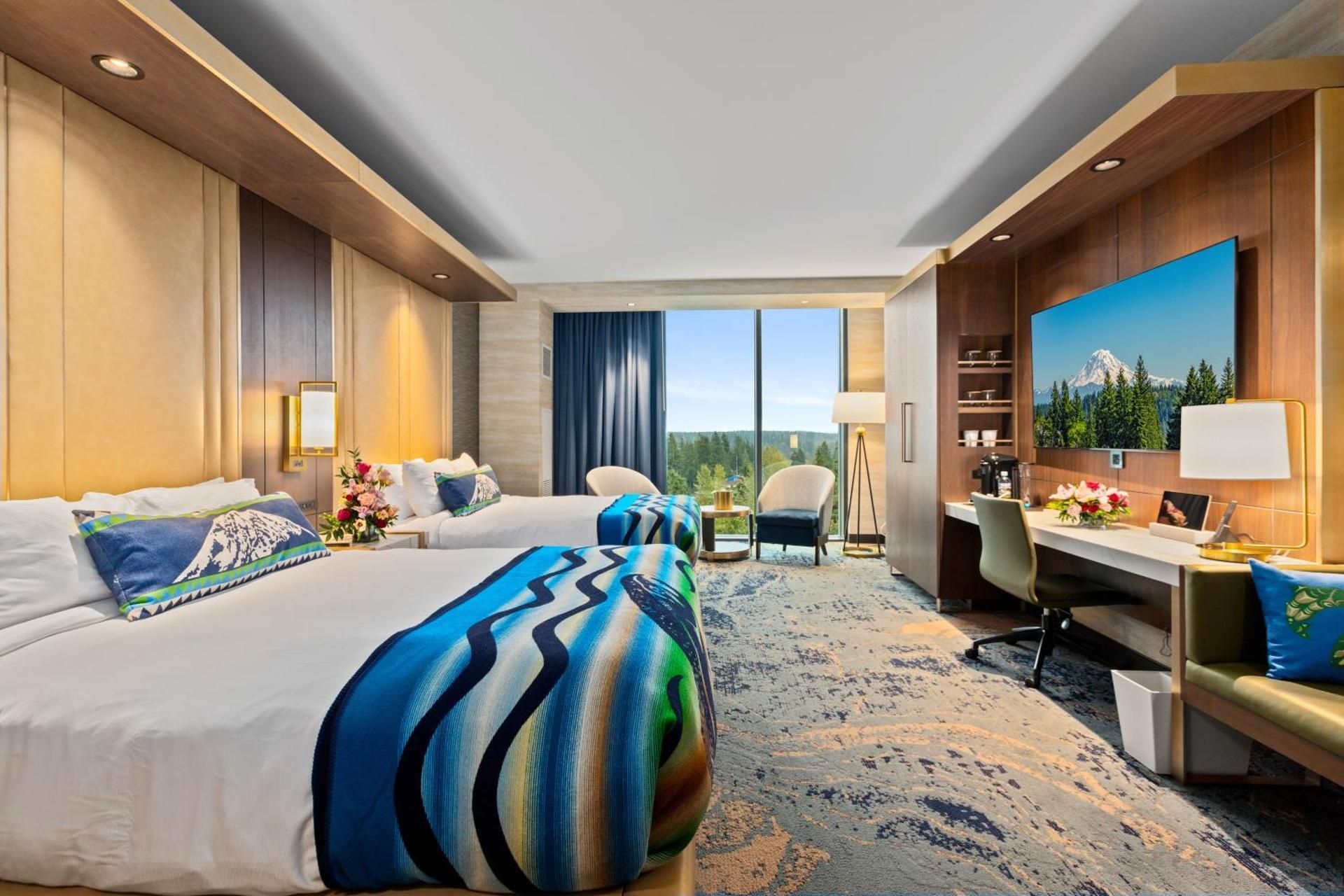 Luxury Double Queen with Mountain View