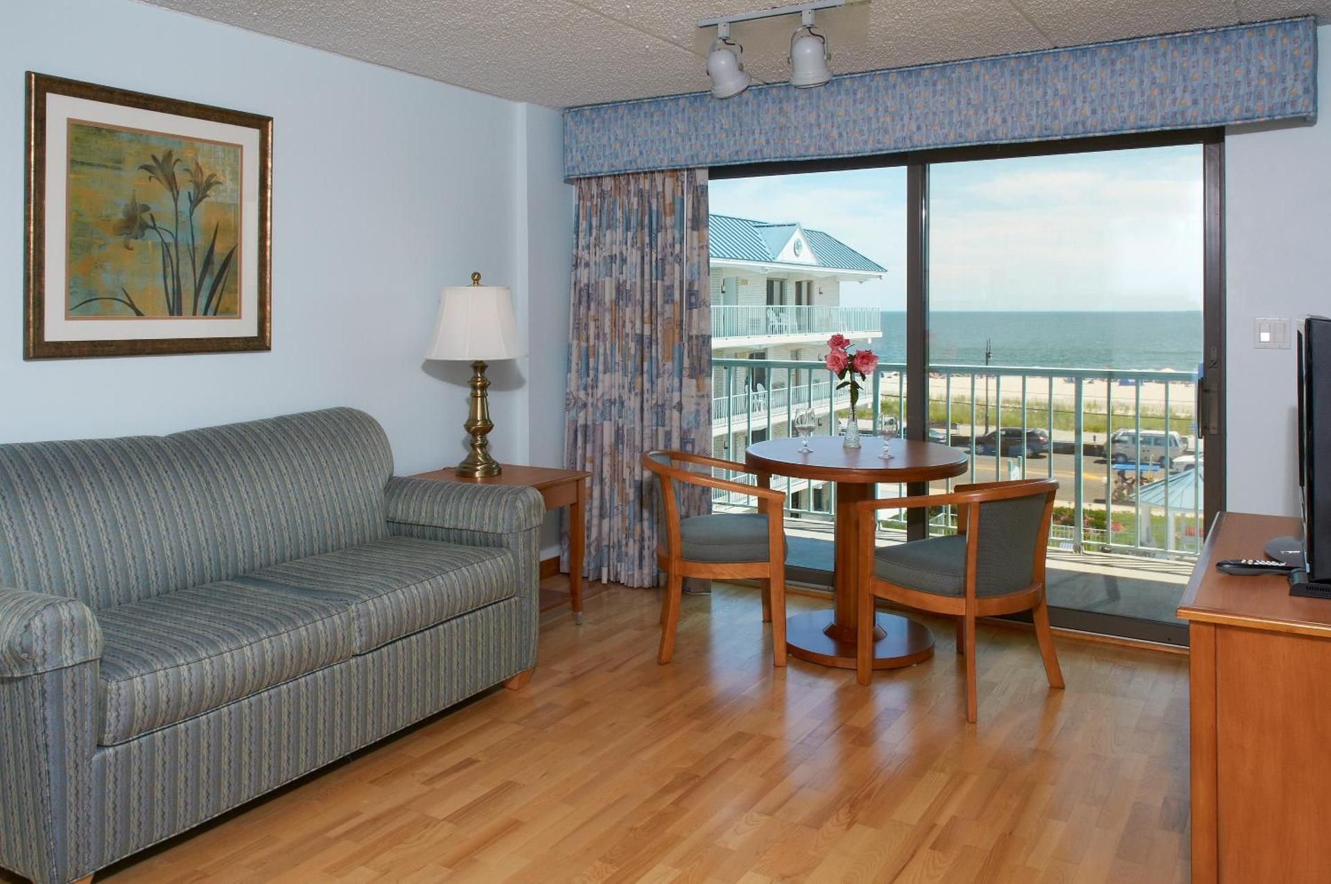 TWO-ROOM ROYAL OCEANFRONT SUITE