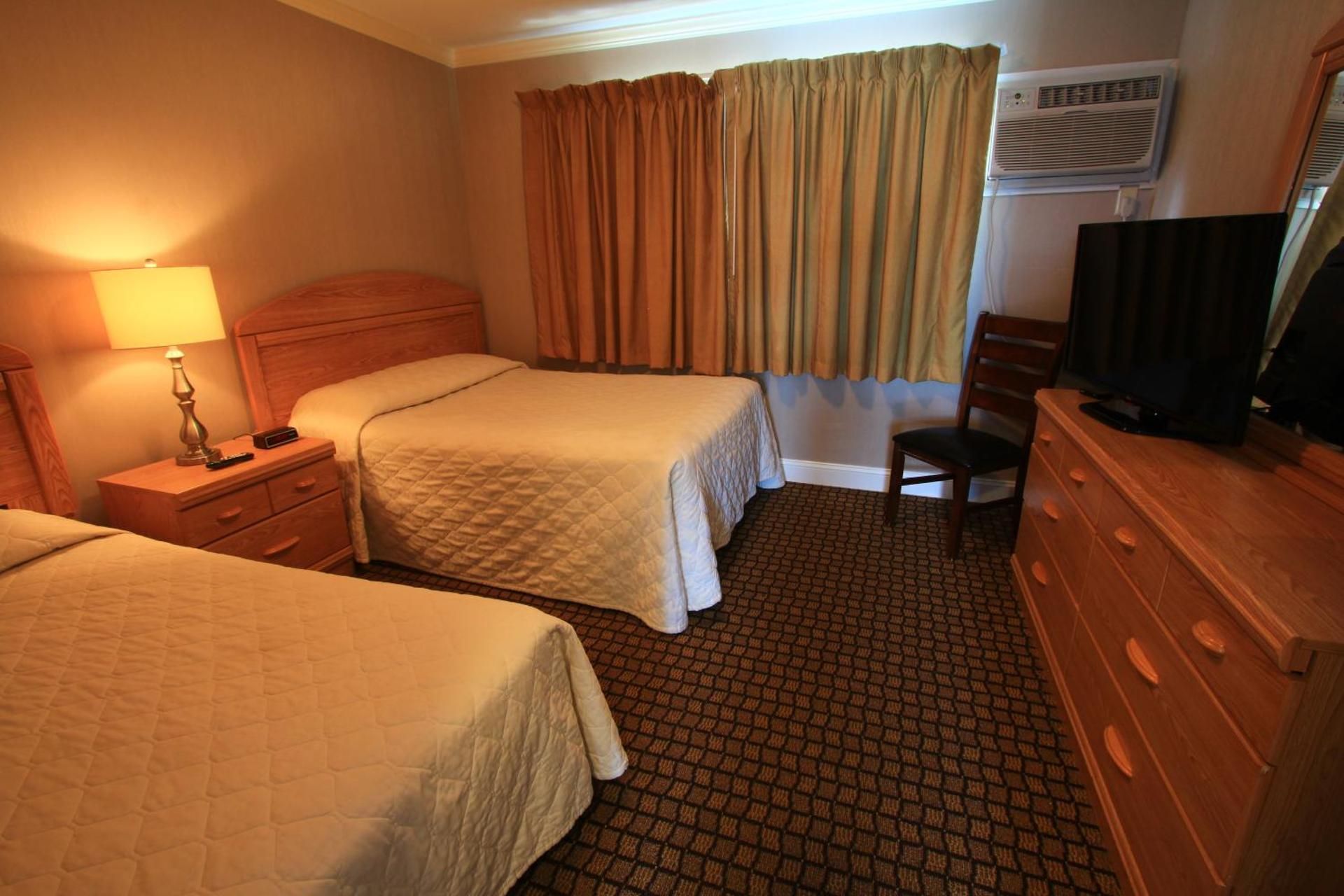 Suite with Double and Twin Bed - Upper Floor