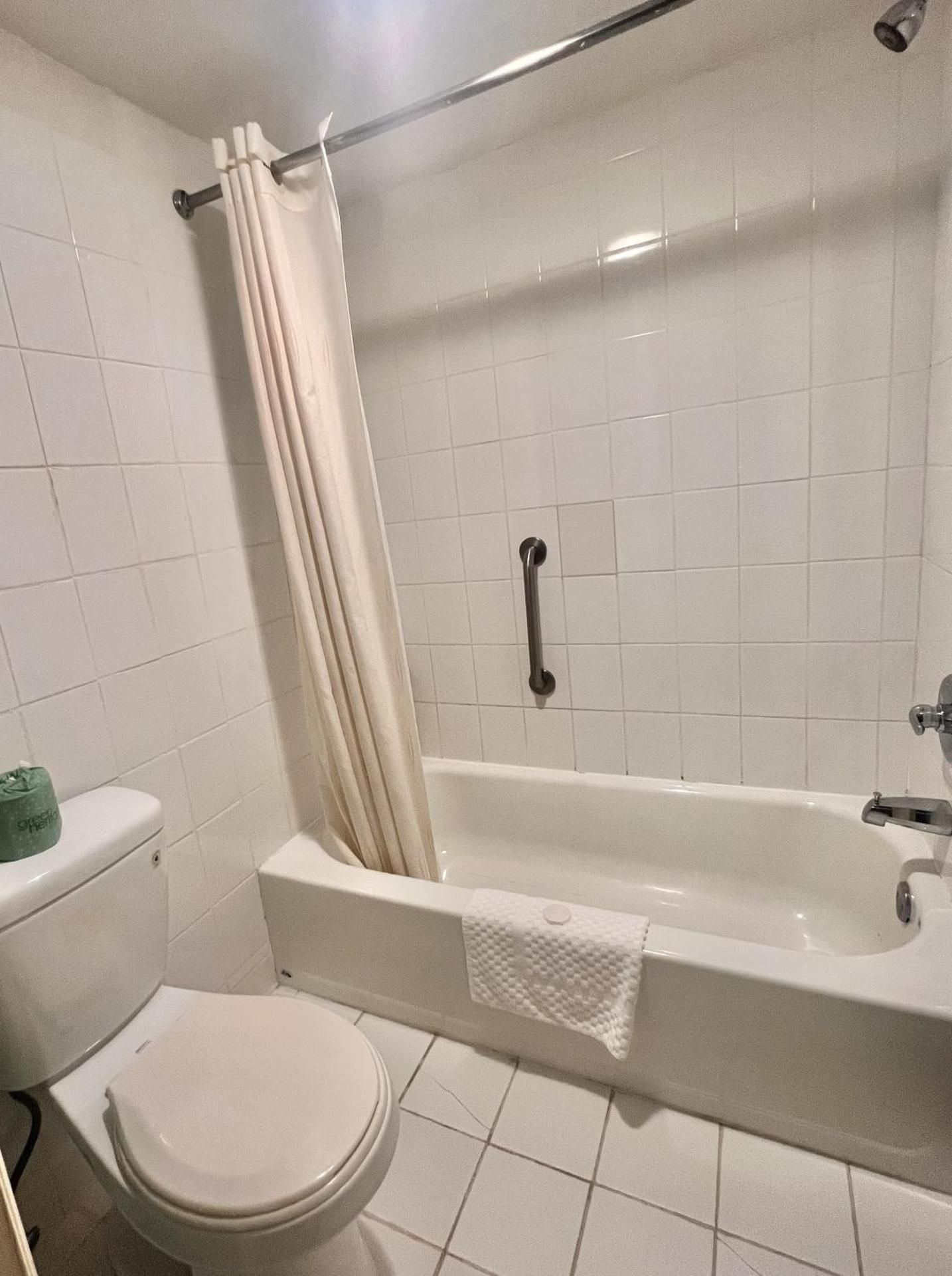 King Suite with Spa Bath - Non-Smoking