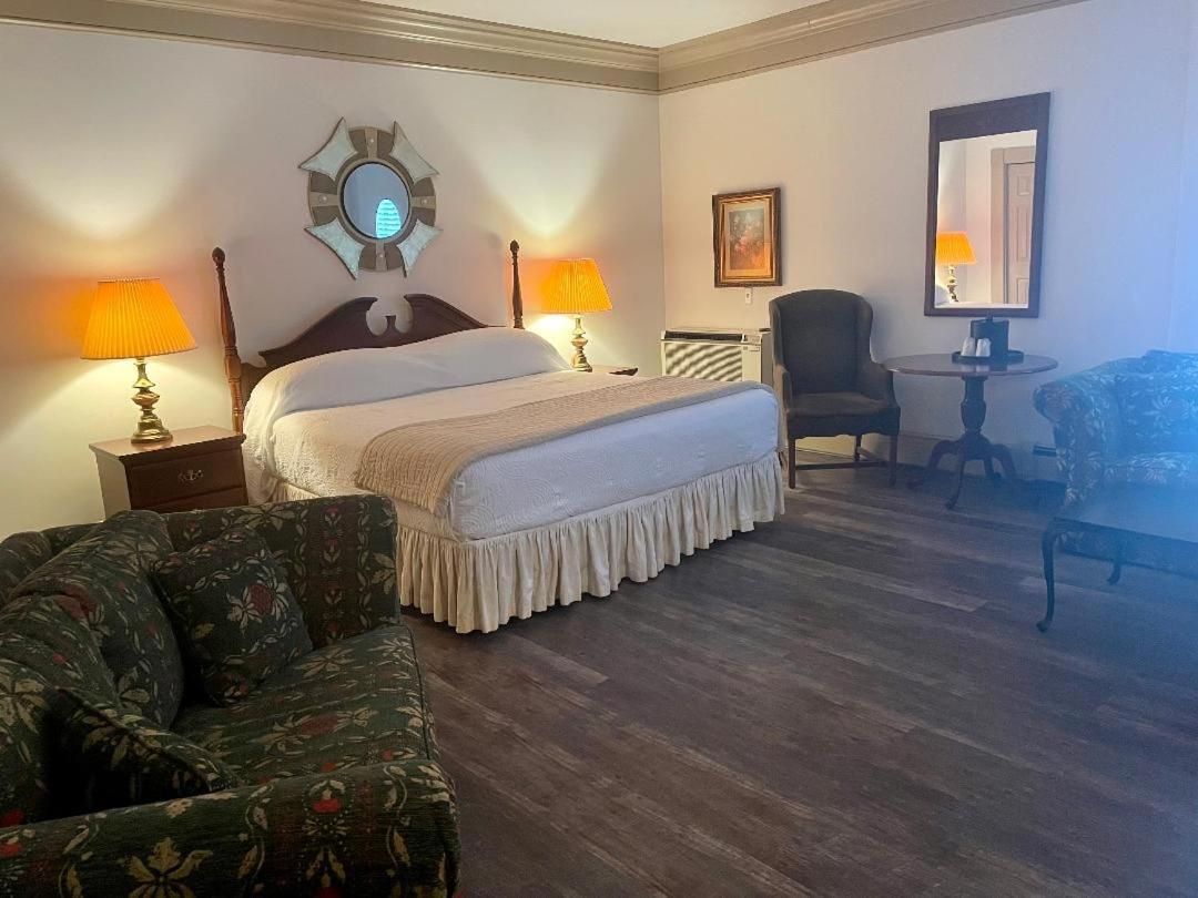 Deluxe Single Room