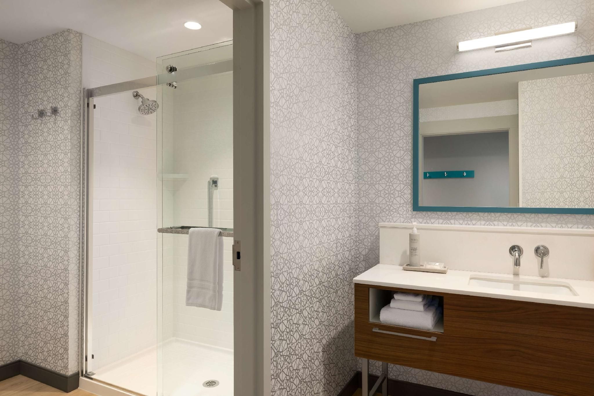 1 King Ocean View Suite W/Microwave/Fridge