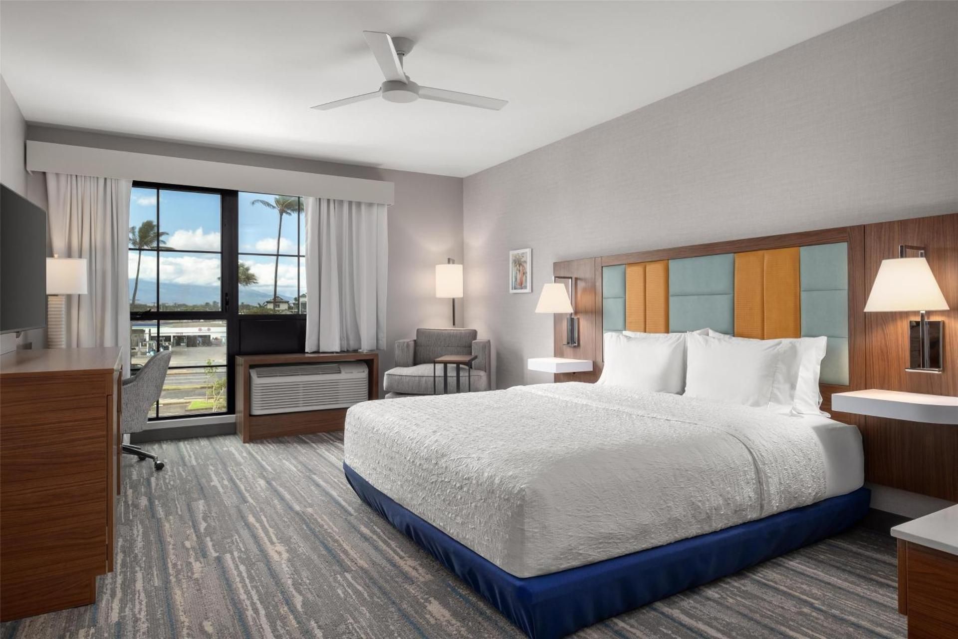 King Room with City View and Sofa Bed - Hearing Access