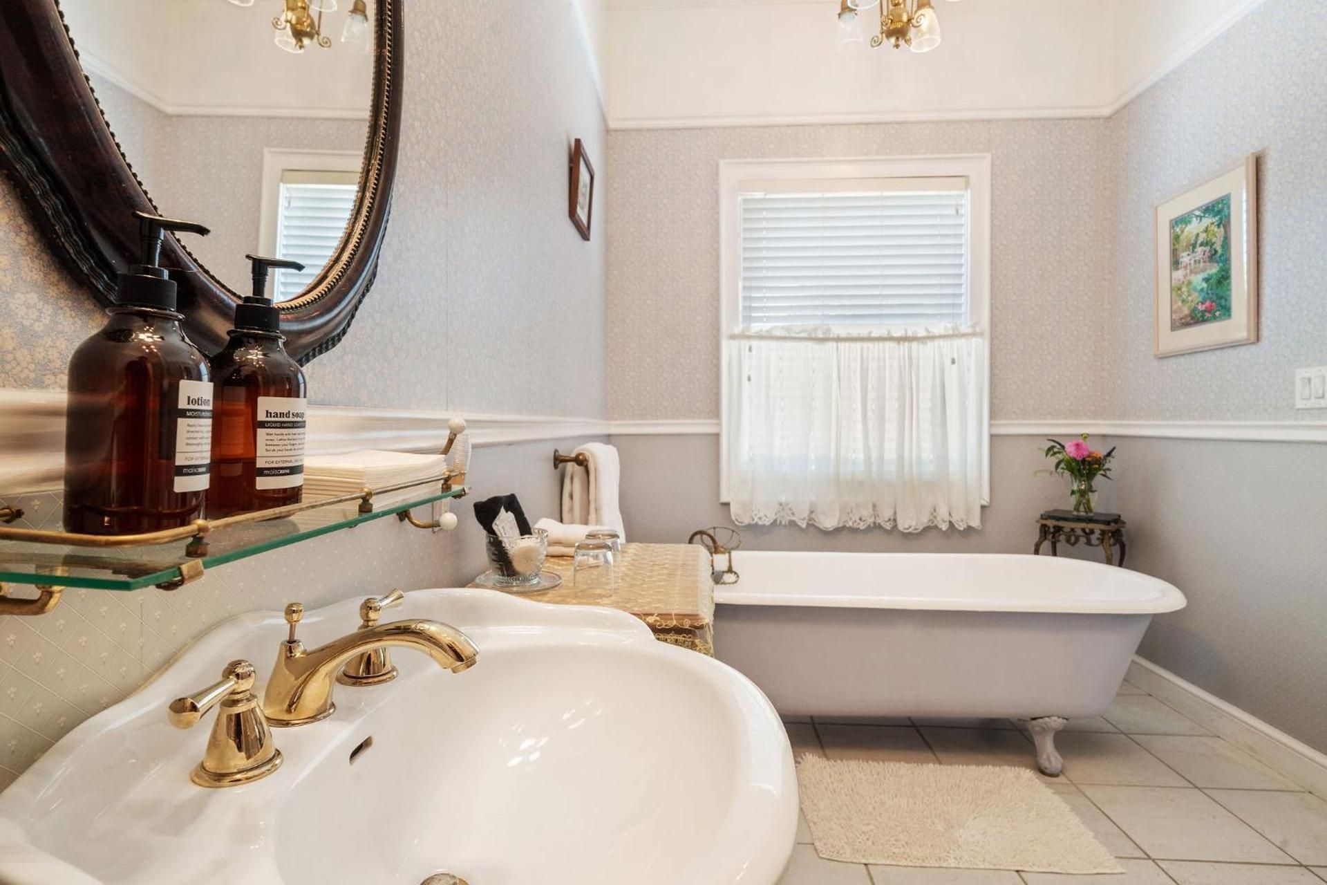 Brinnwood Bed & Breakfast Standard King Room 3