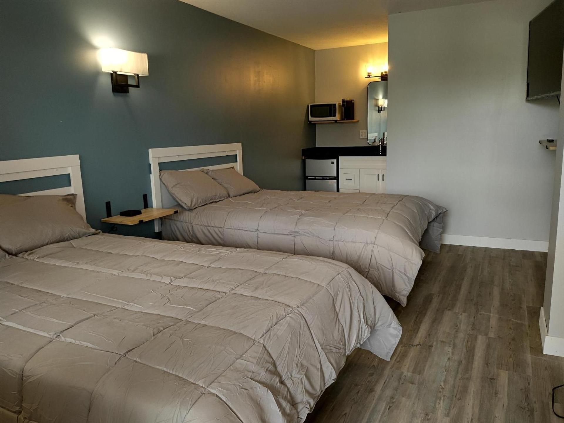 Quadruple Room with Lake View