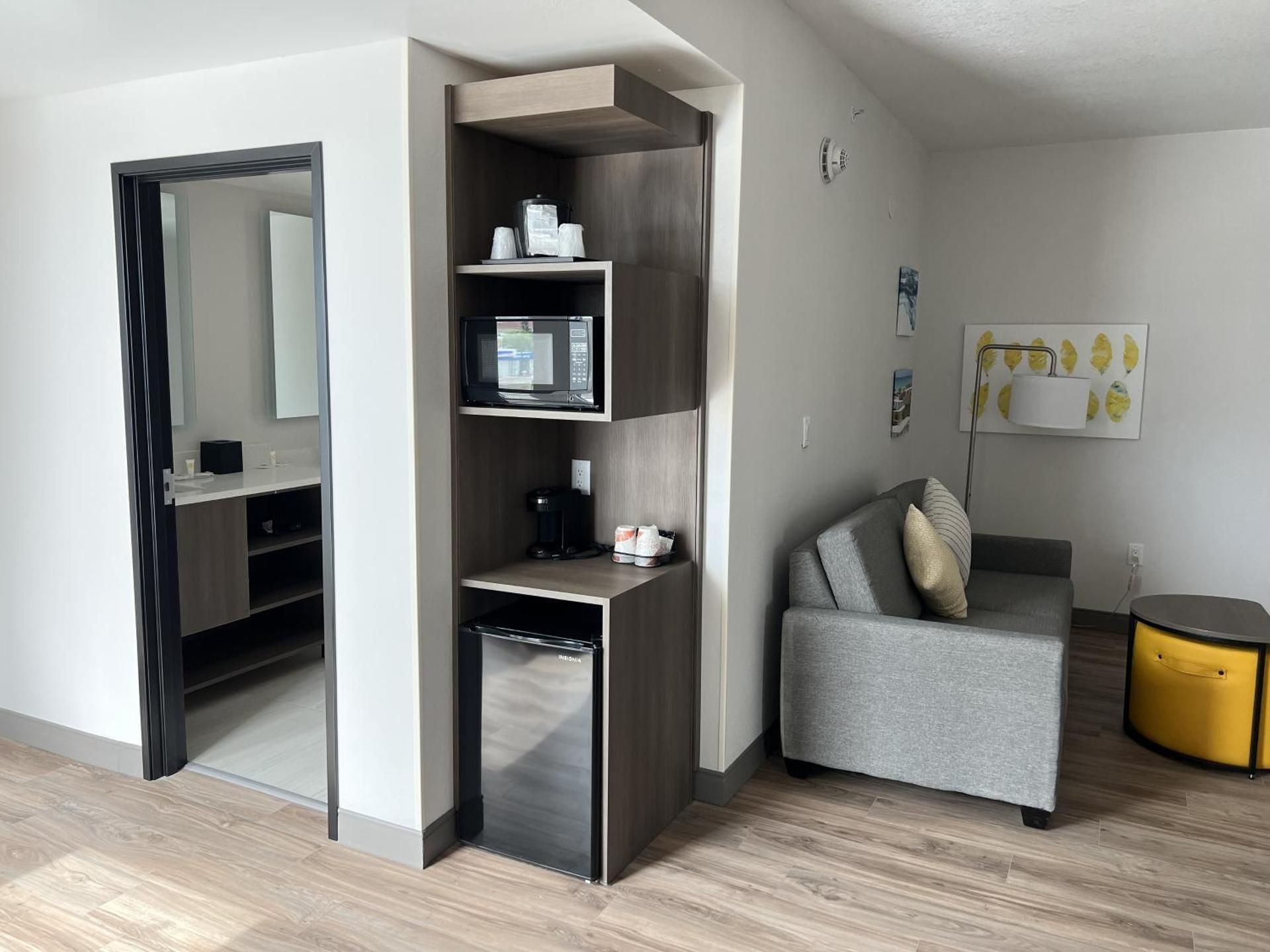 One Room Suite - Non Smoking