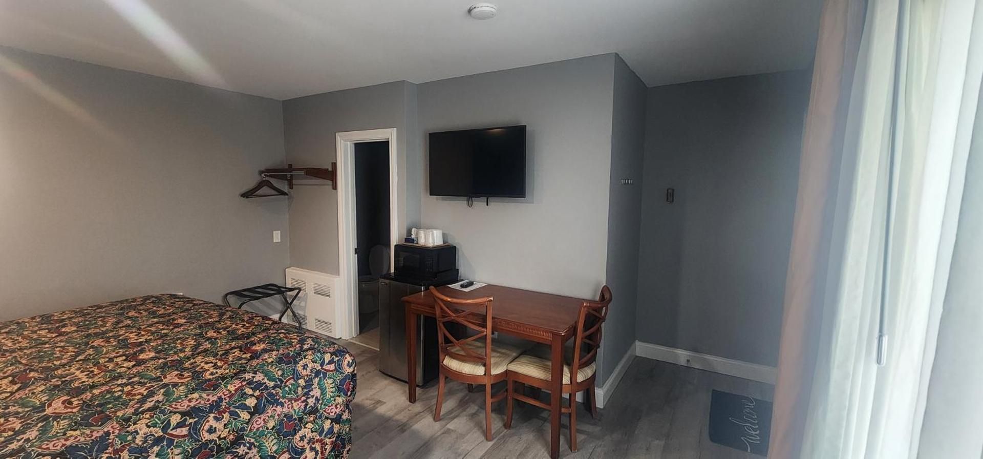 Budget Inn Horseheads Standard King Room 3