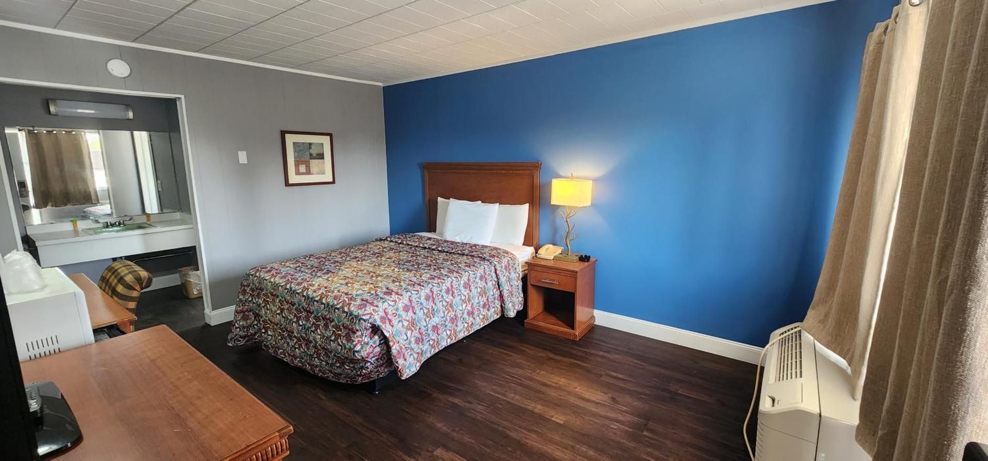 Budget Inn Horseheads Queen Room