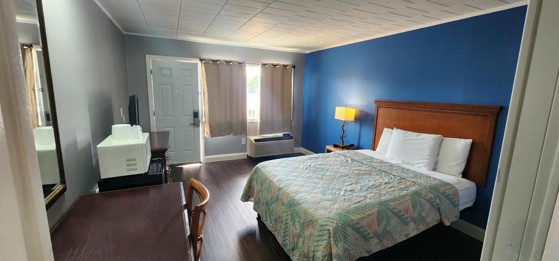 Budget Inn Horseheads Queen Room 2