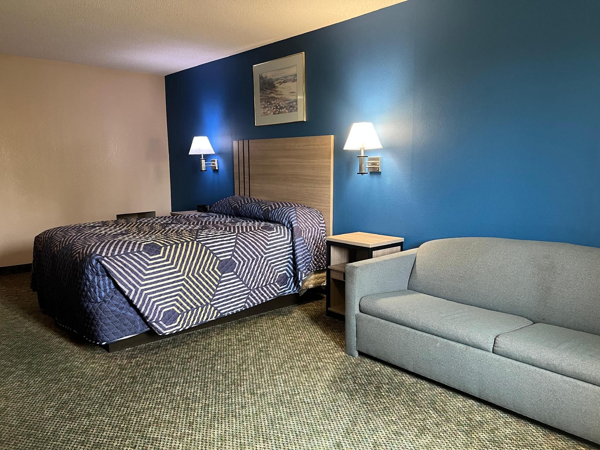 Queen Bed with Sofa Non-Smoking