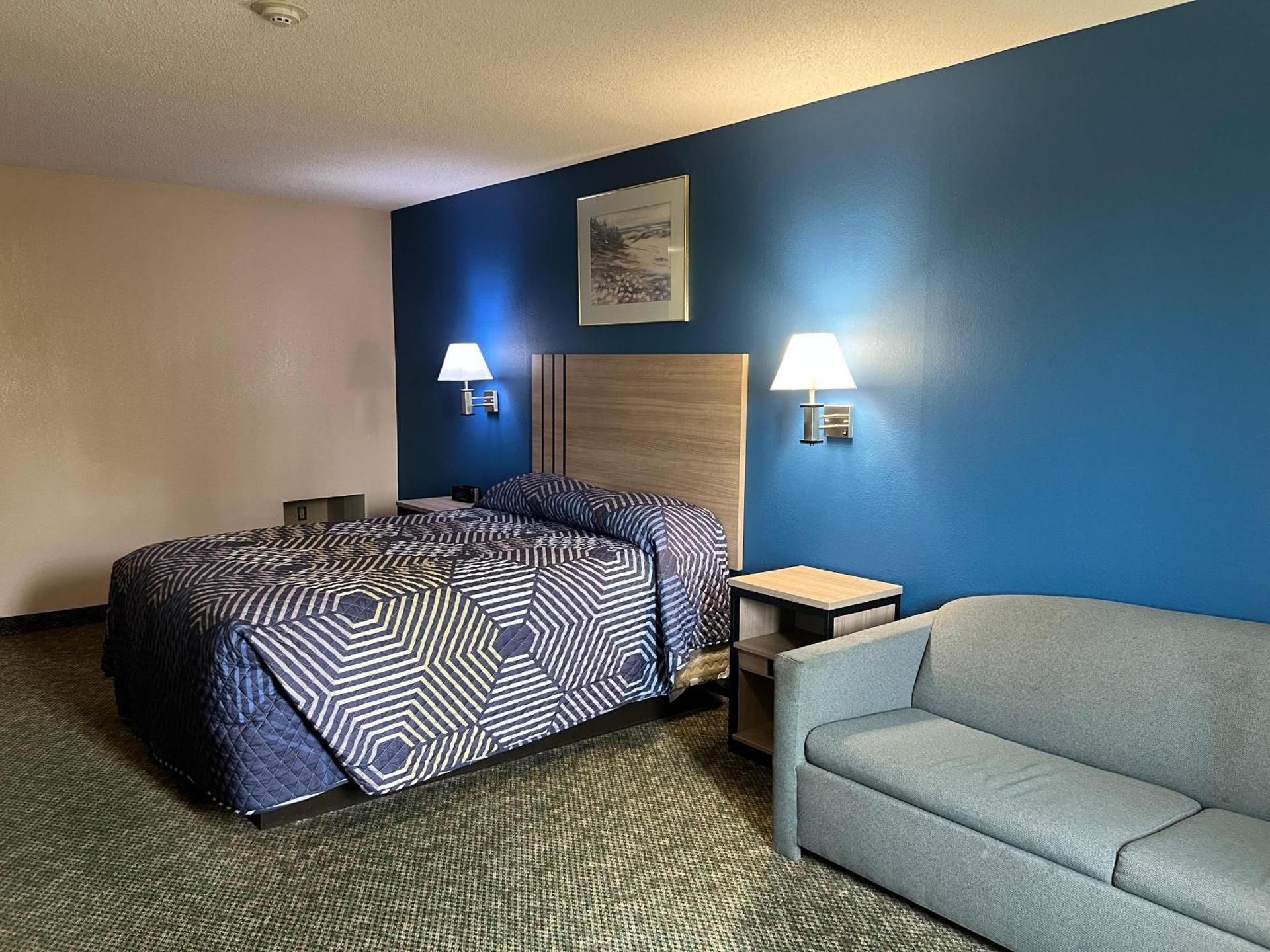 Deluxe Queen Room