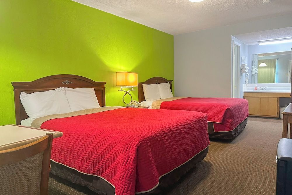 OYO Hickory House Inn Room, 2 Double Beds, Non Smoking