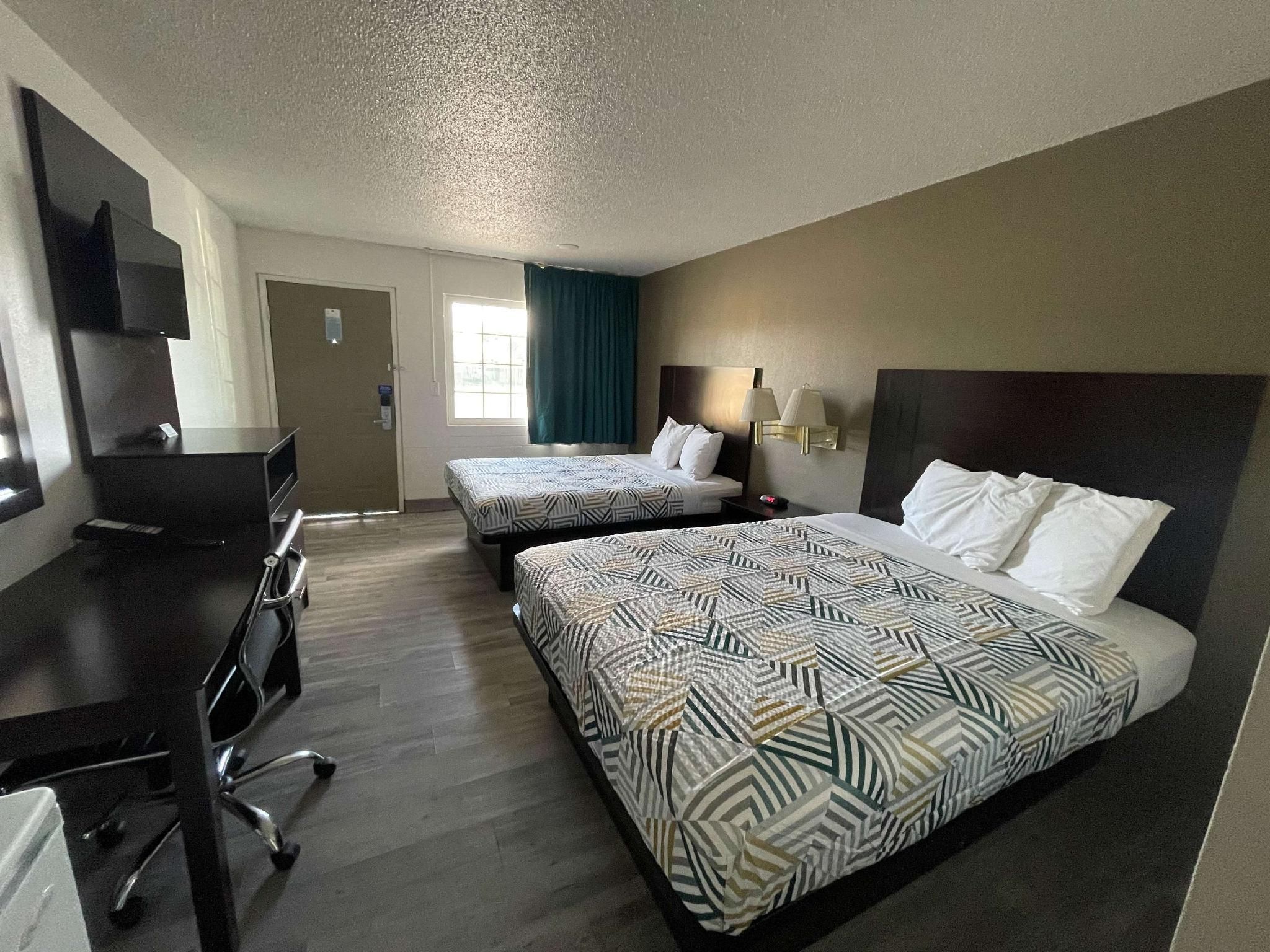 2 Full Beds | Non-Smoking, Micfridge